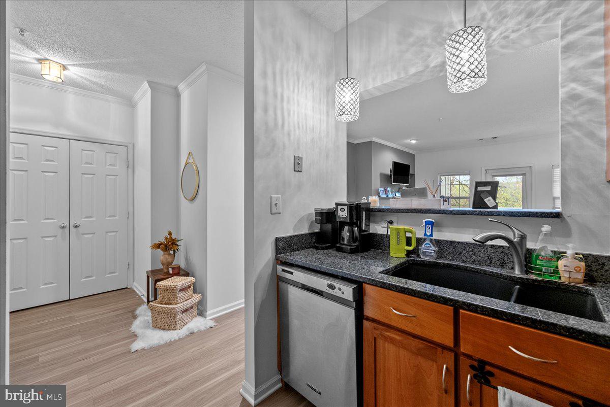 EDGEWATER AT TOWN CENTER - Residential Lease