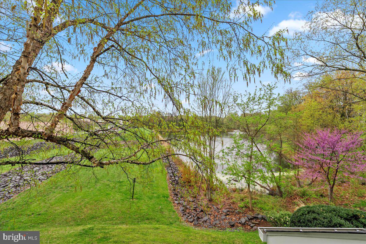 EDGEWATER AT TOWN CENTER - Residential Lease