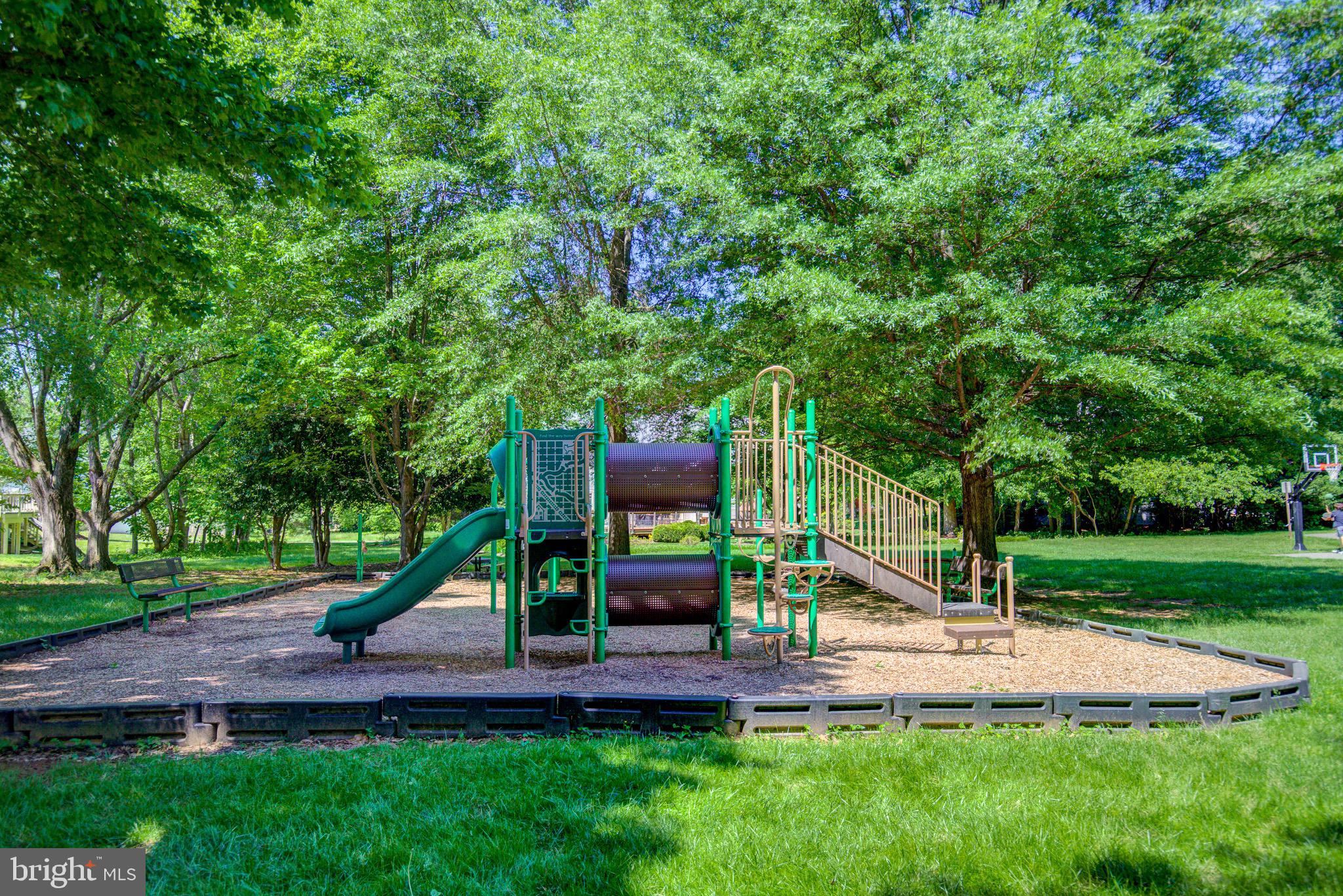 HAMPTON CHASE - Residential