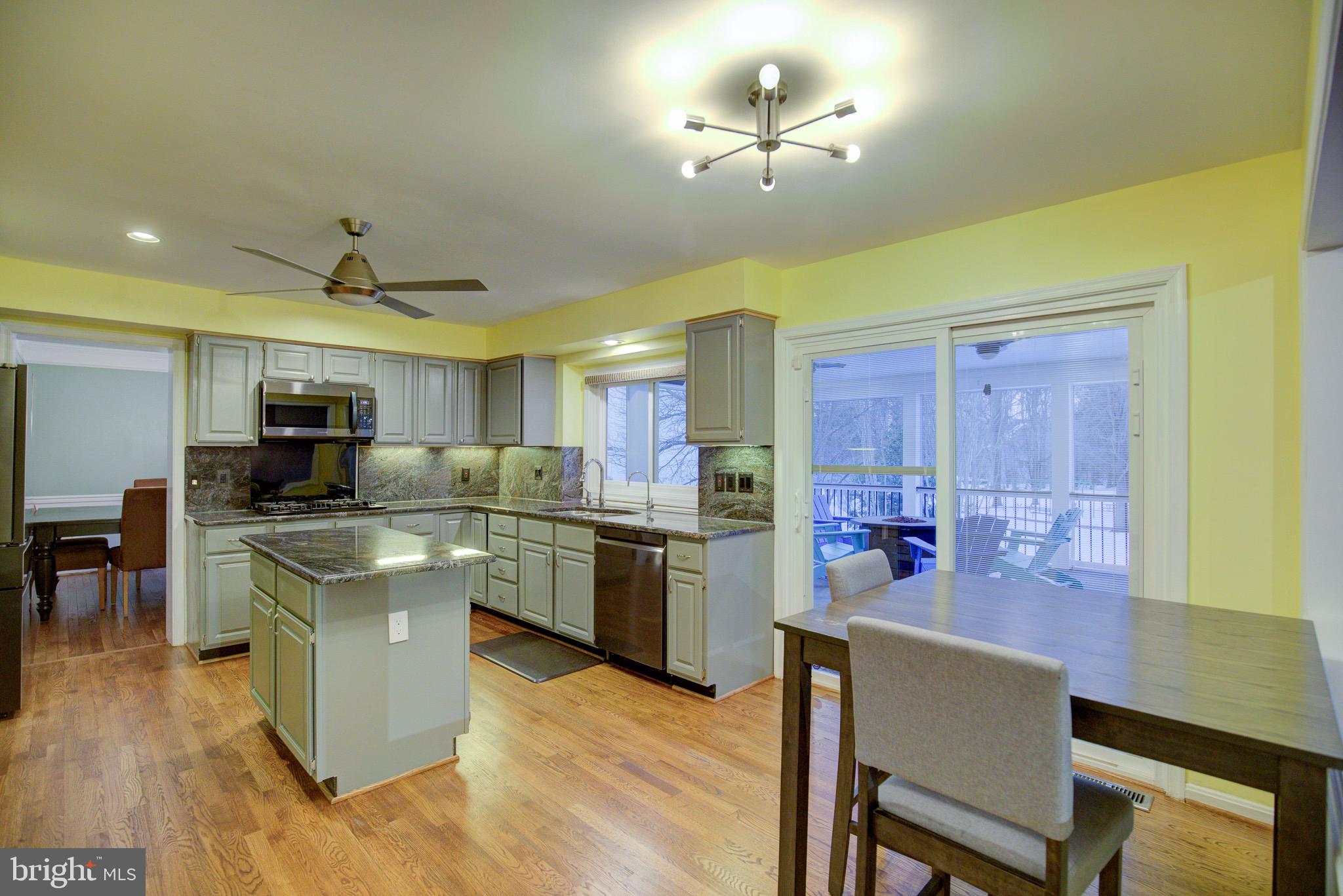 HAMPTON CHASE - Residential