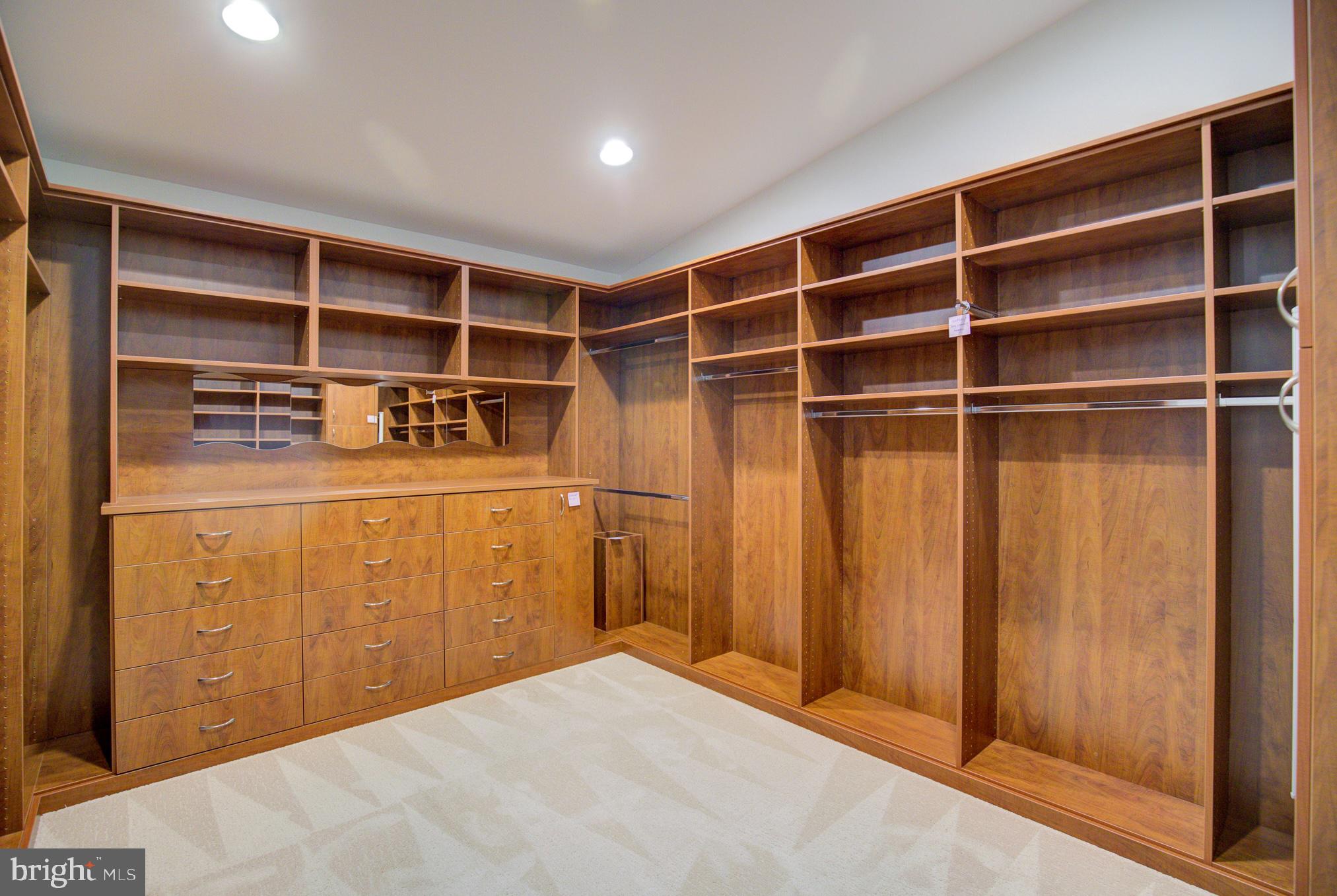 HAMPTON CHASE - Residential