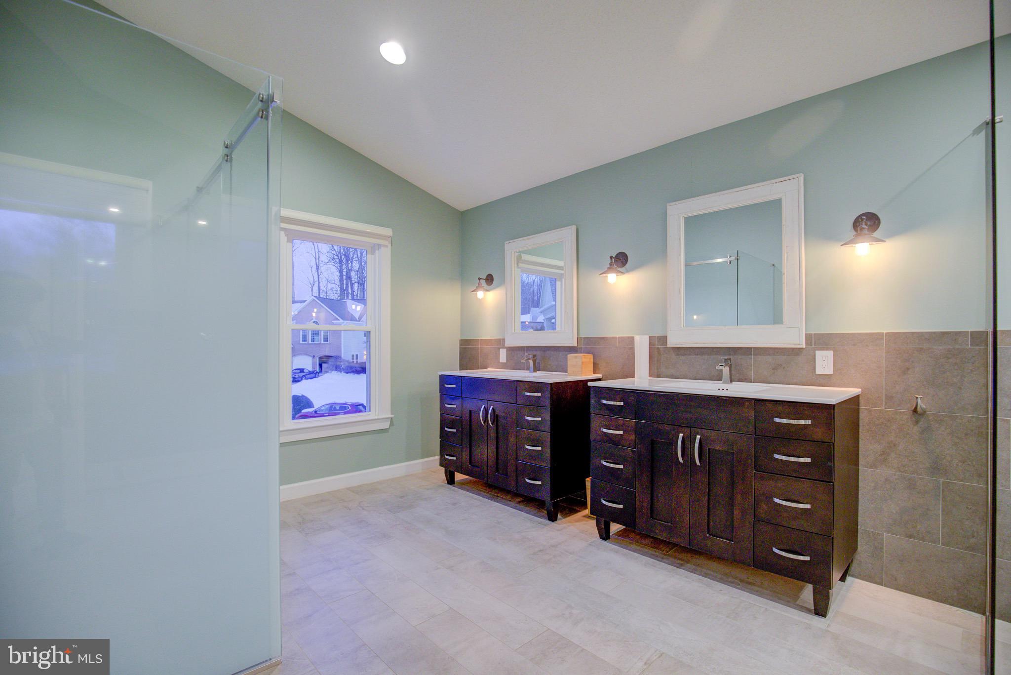 HAMPTON CHASE - Residential