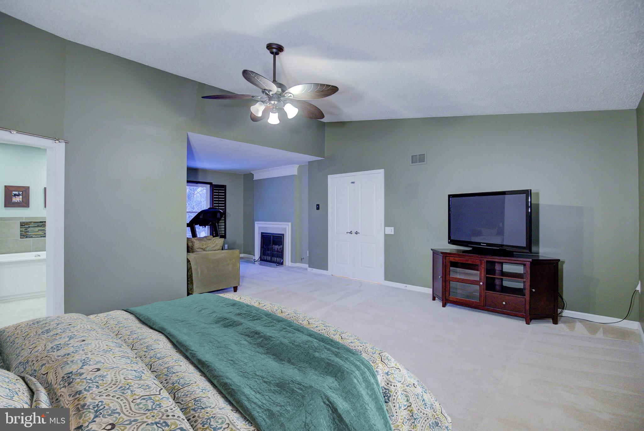 HAMPTON CHASE - Residential