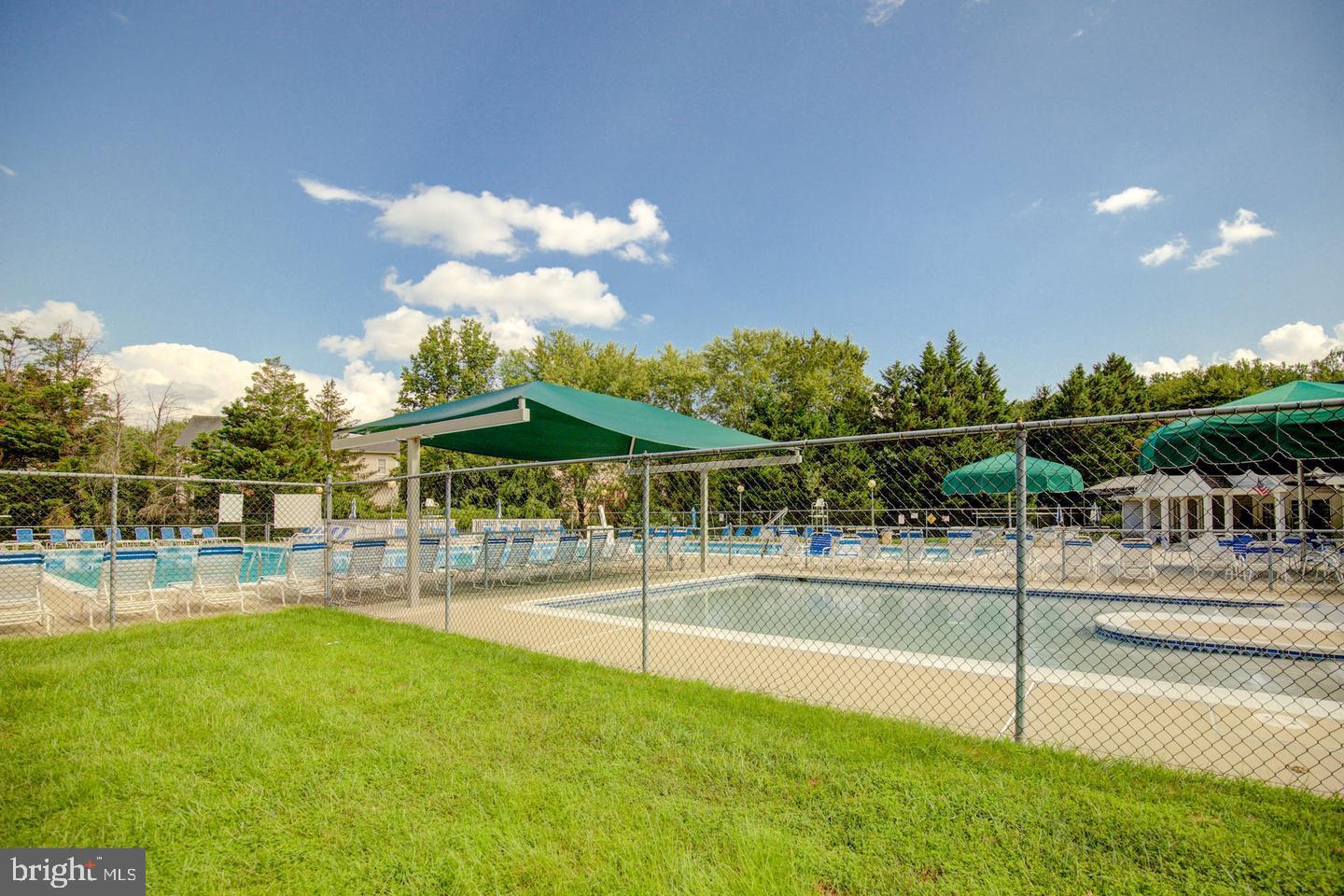 HAMPTON CHASE - Residential