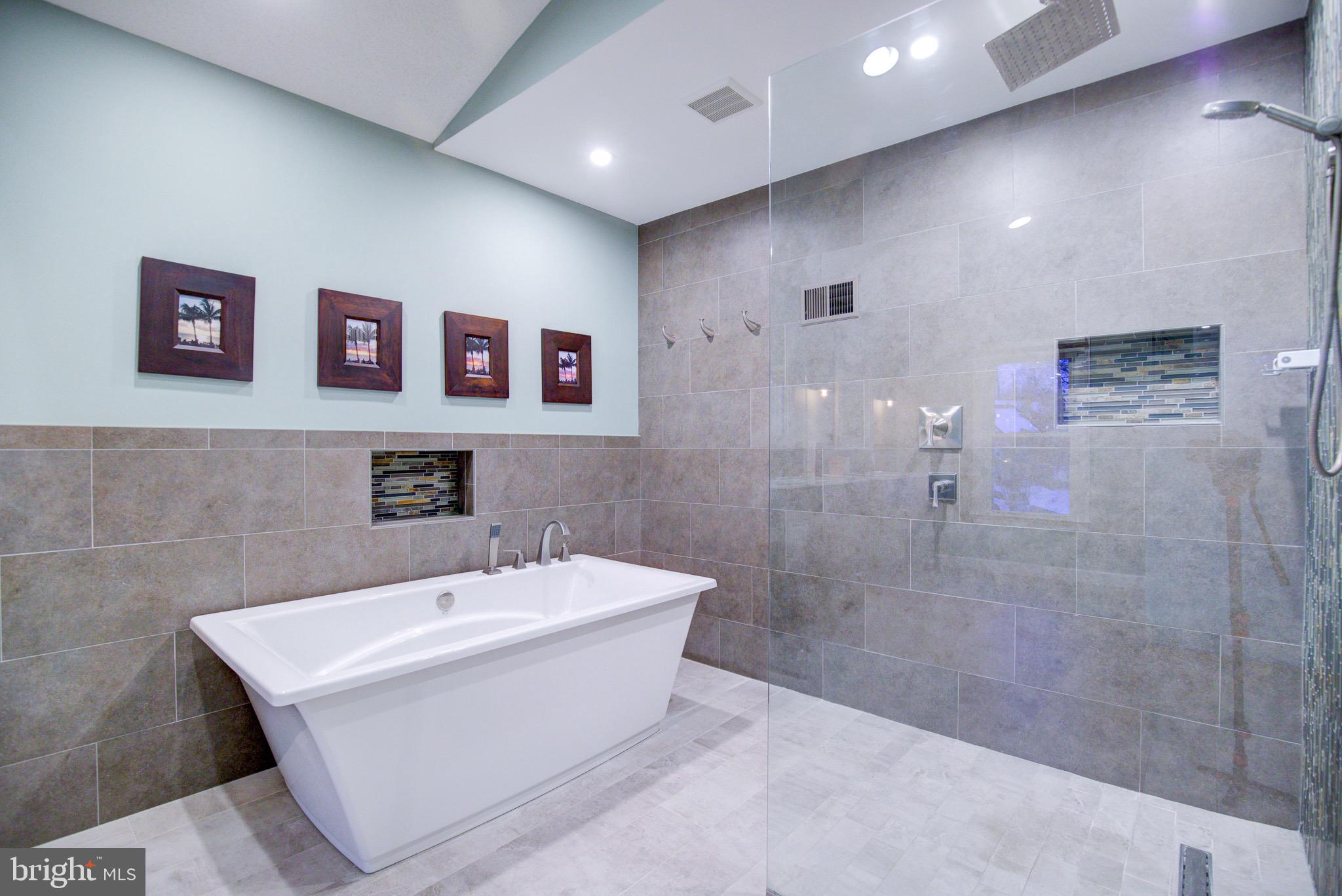 HAMPTON CHASE - Residential