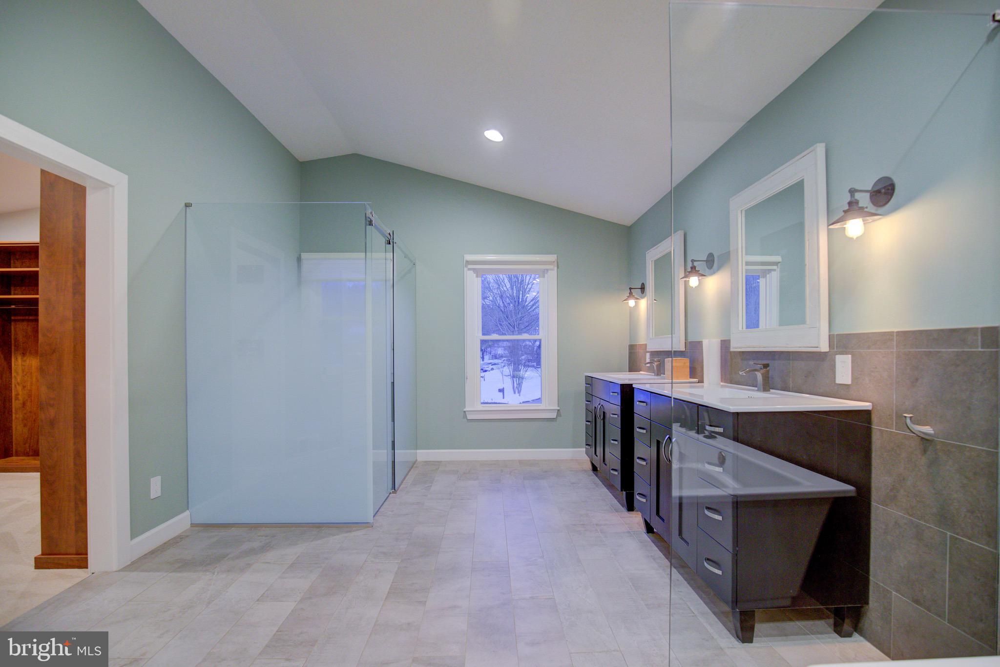 HAMPTON CHASE - Residential