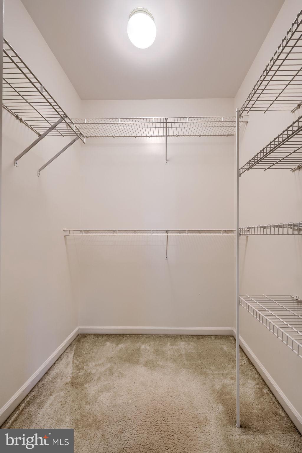 MANOR OAKS - Residential