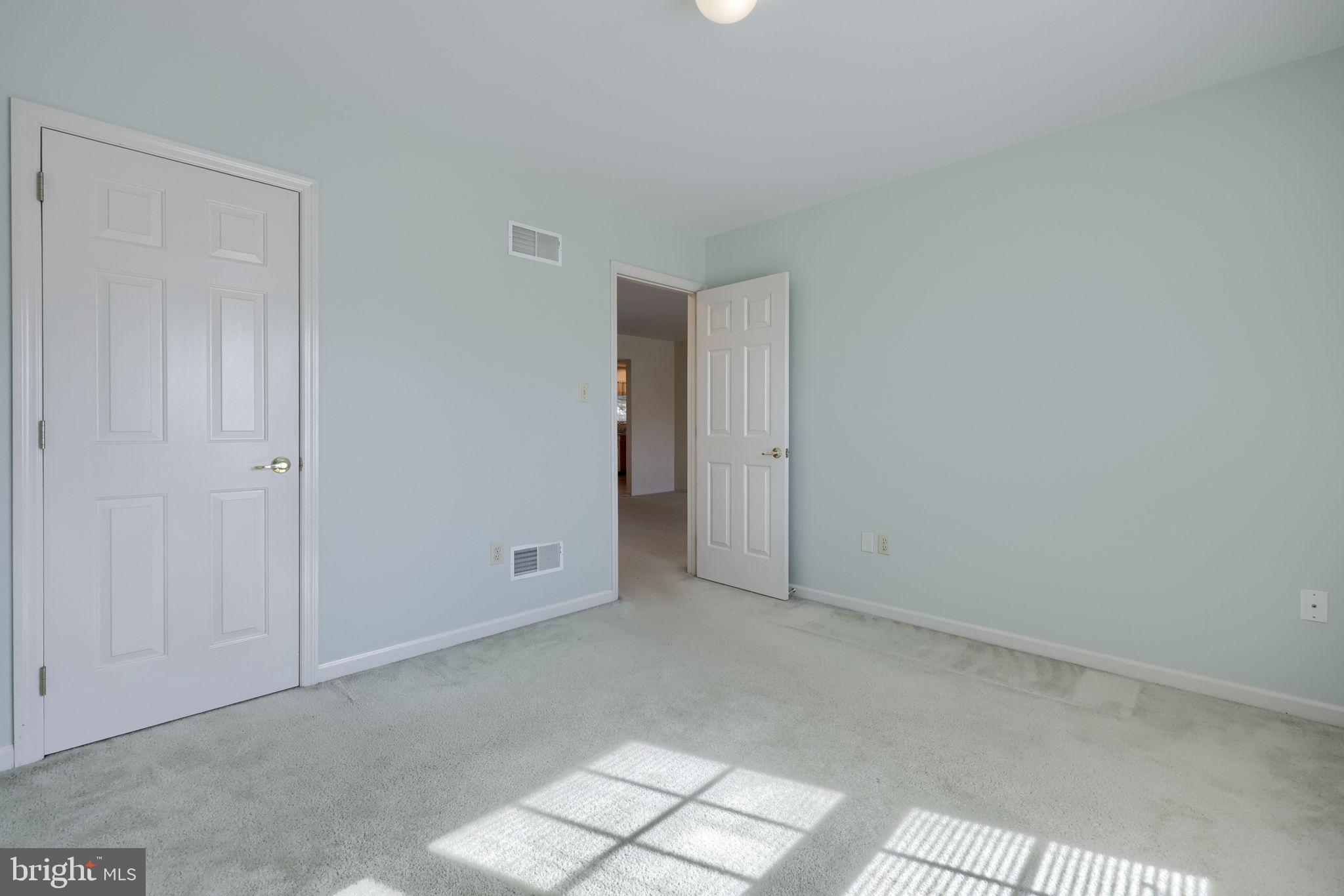 MANOR OAKS - Residential