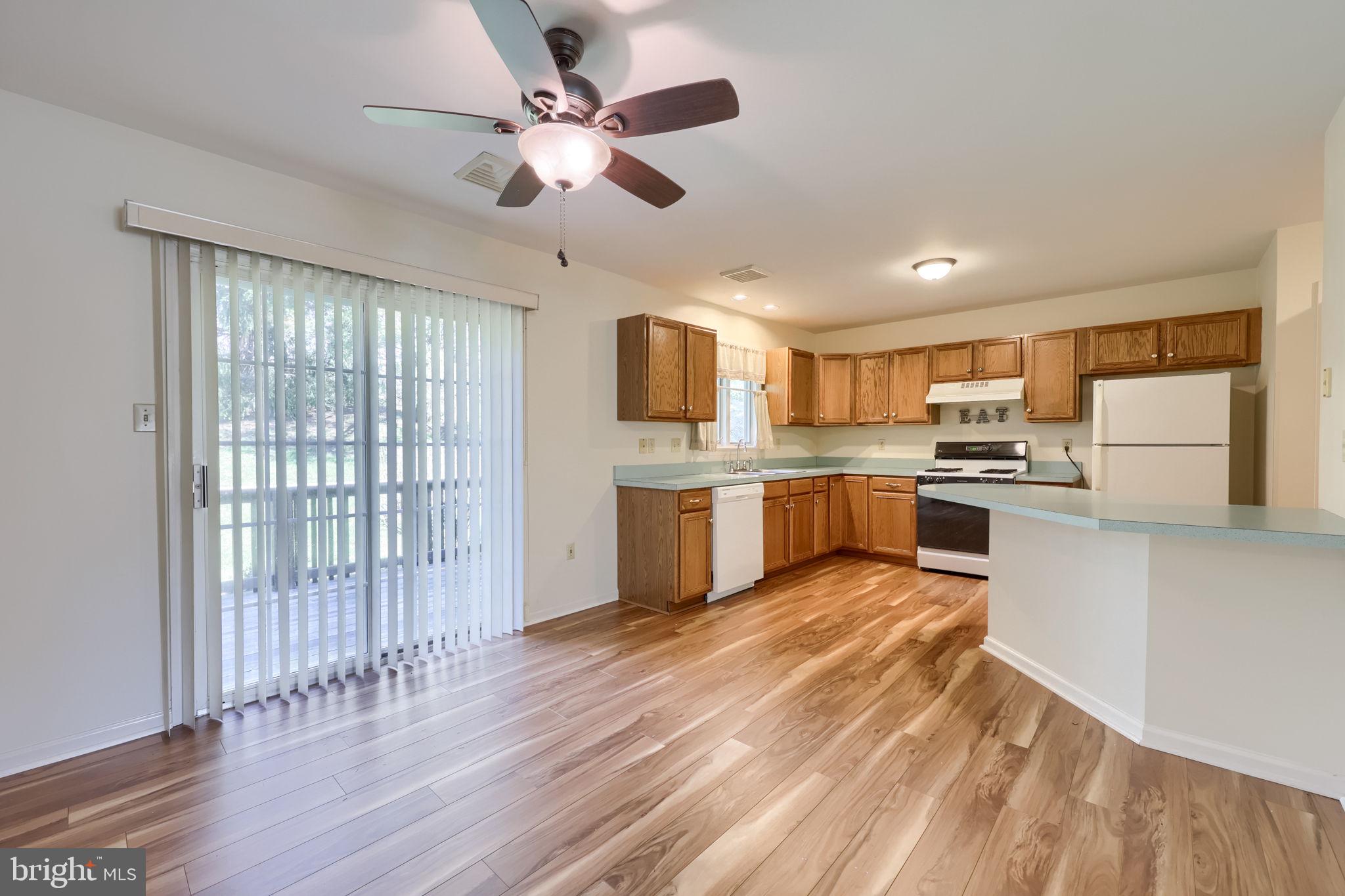 MANOR OAKS - Residential