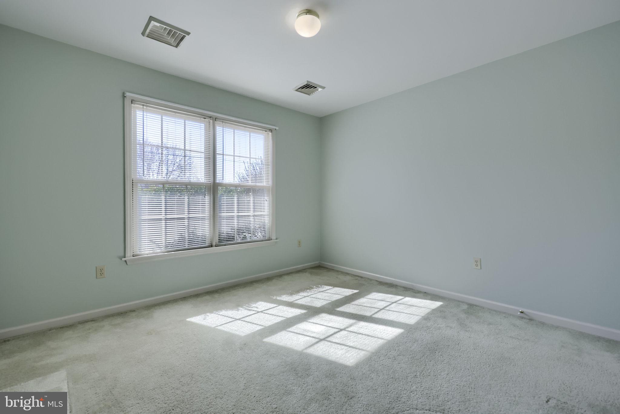 MANOR OAKS - Residential