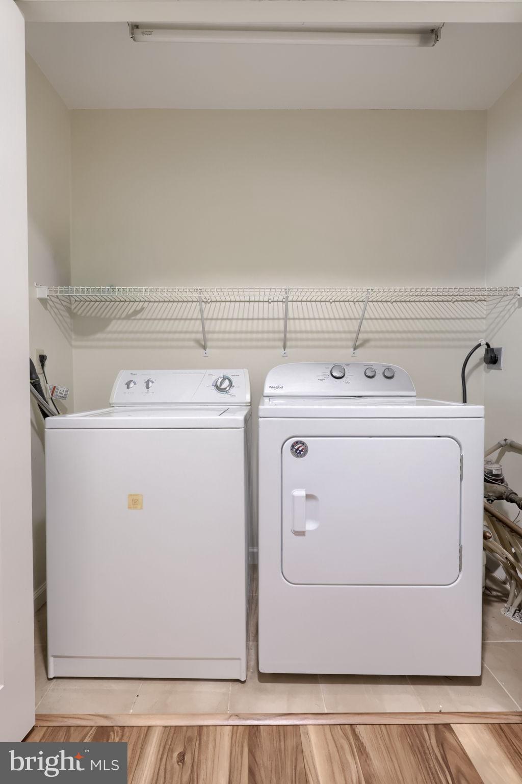 MANOR OAKS - Residential