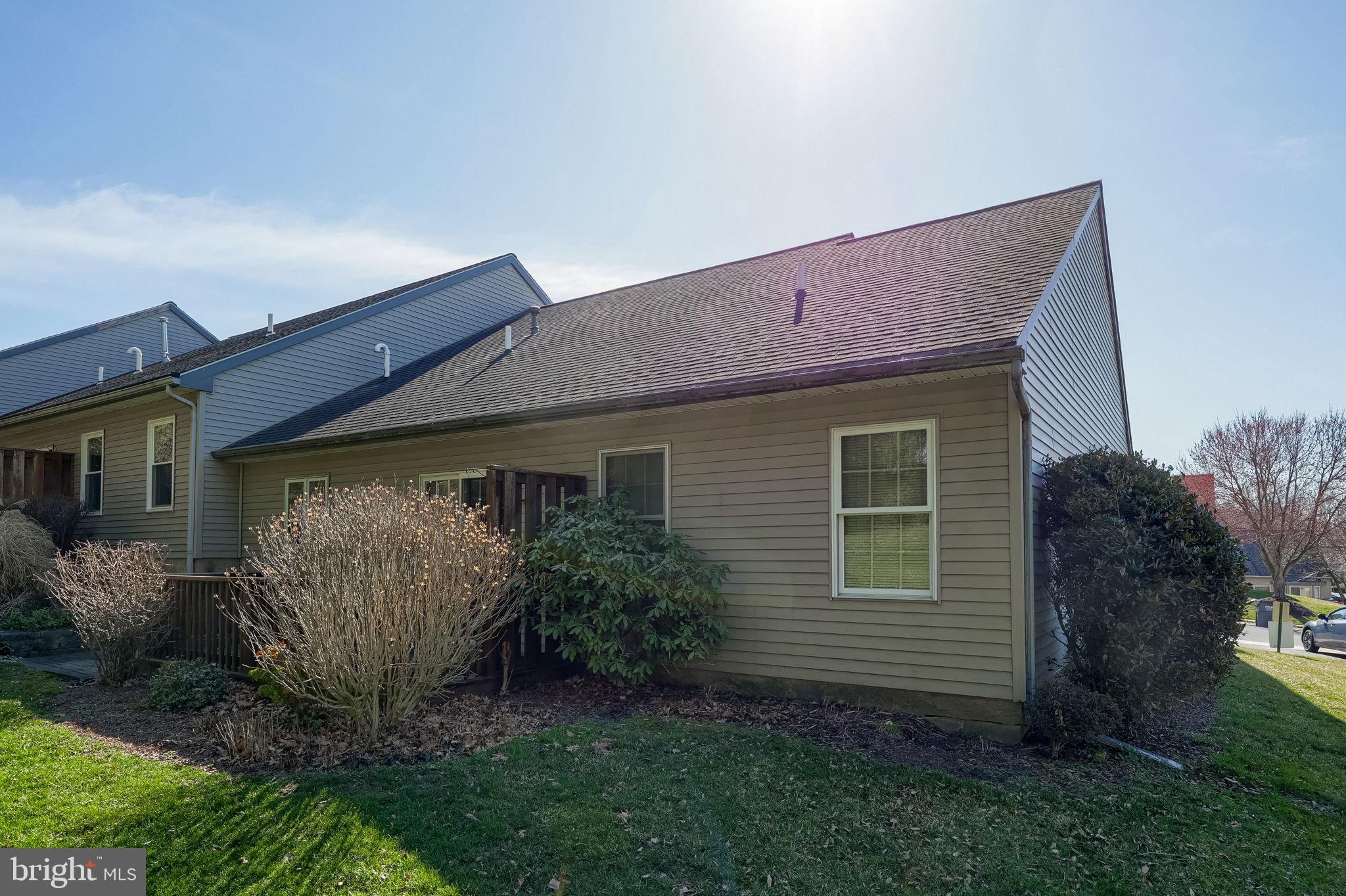 MANOR OAKS - Residential