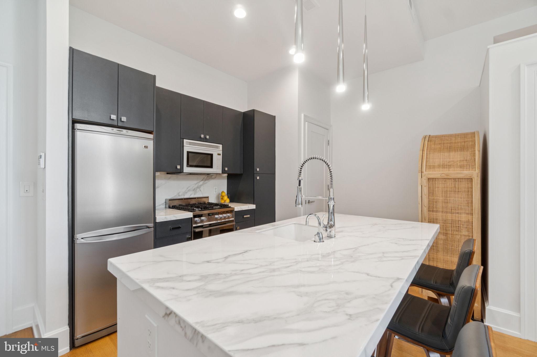 2516 Q STREET NW Q206