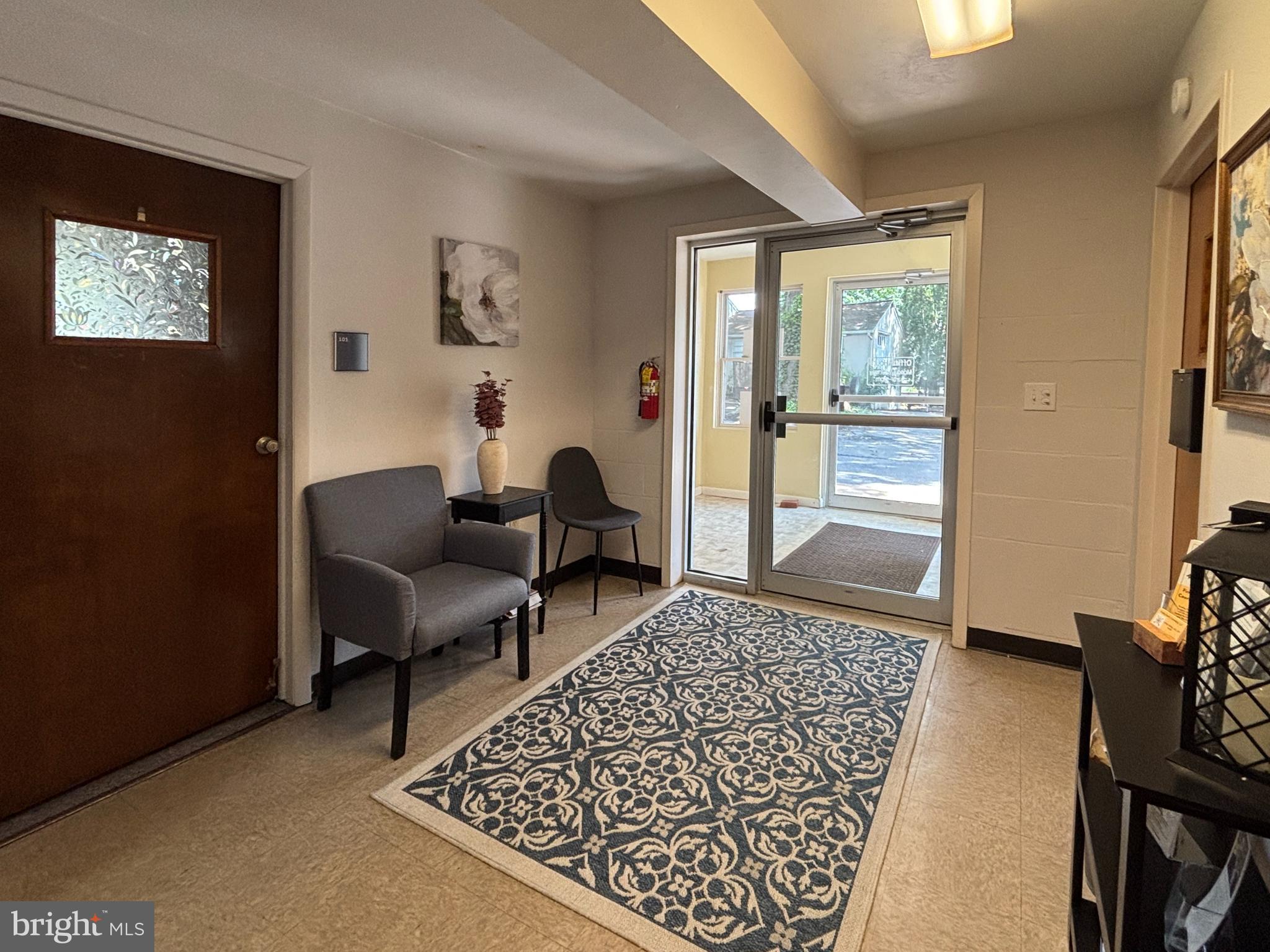 SALUNGA - Commercial Lease