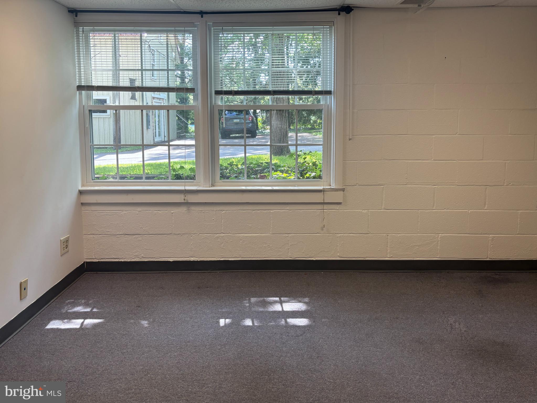 SALUNGA - Commercial Lease