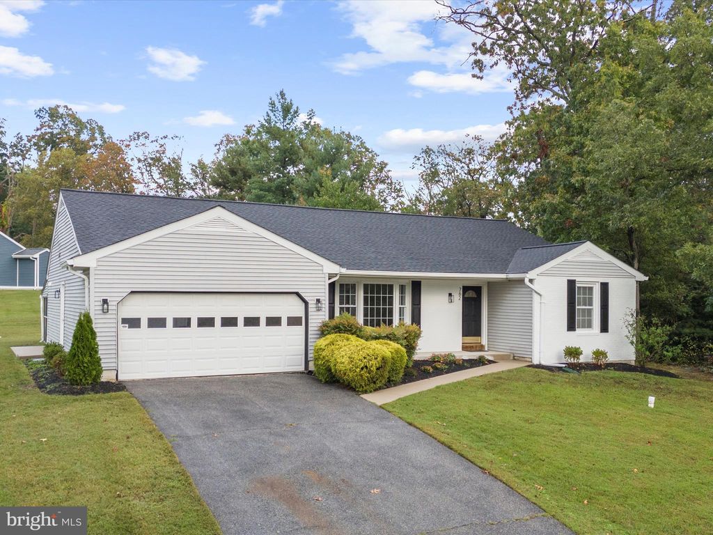 Photo of 762 Cougar Drive, MILLERSVILLE, MD 21108 (MLS # MDAA2128234)