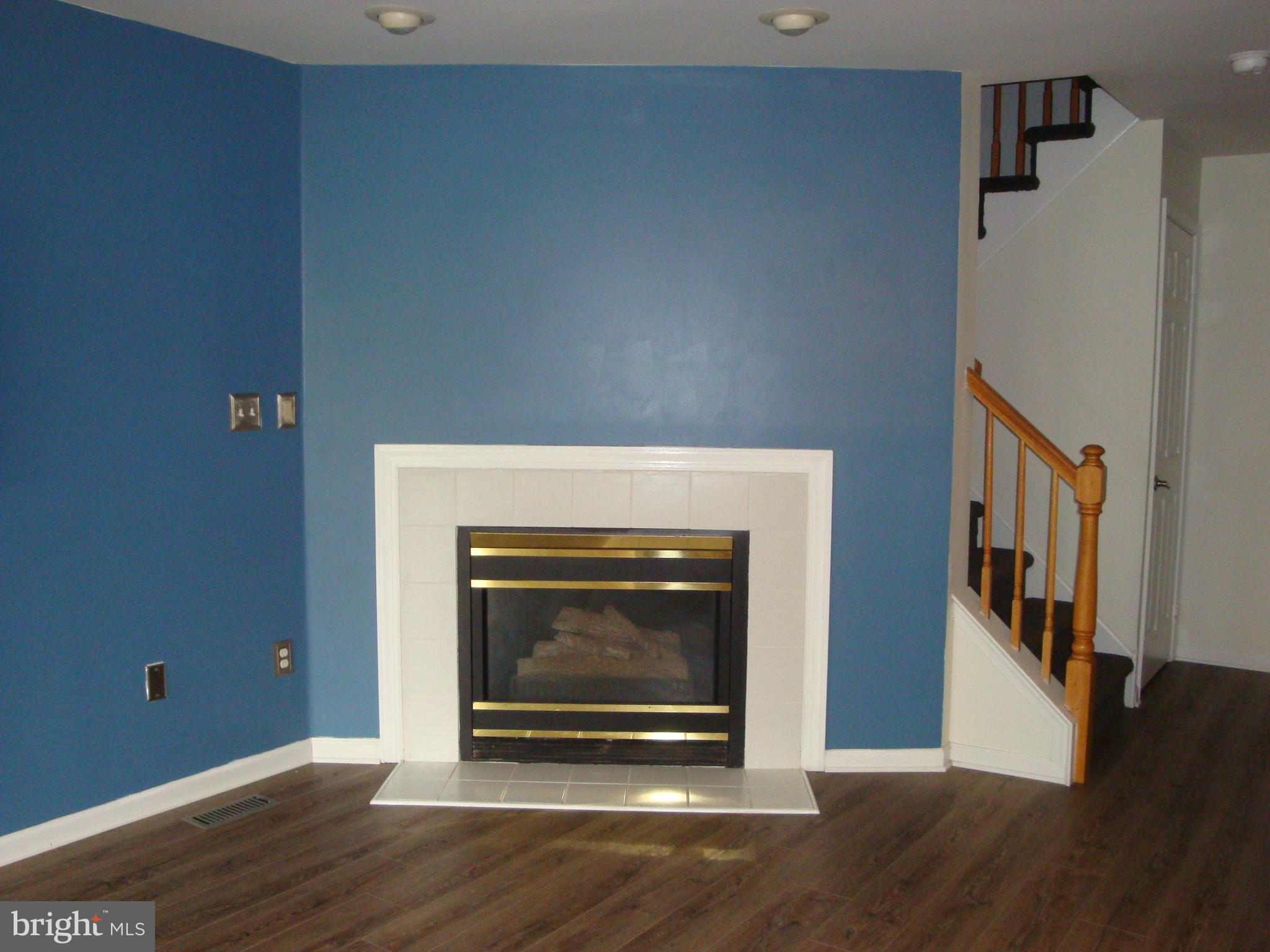 MAKEFIELD GLEN - Residential Lease