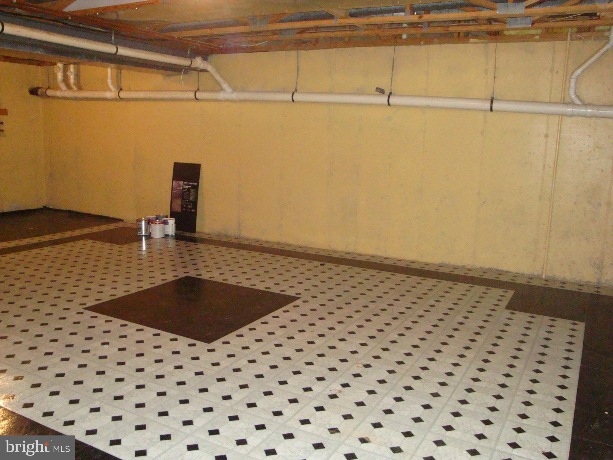 MAKEFIELD GLEN - Residential Lease