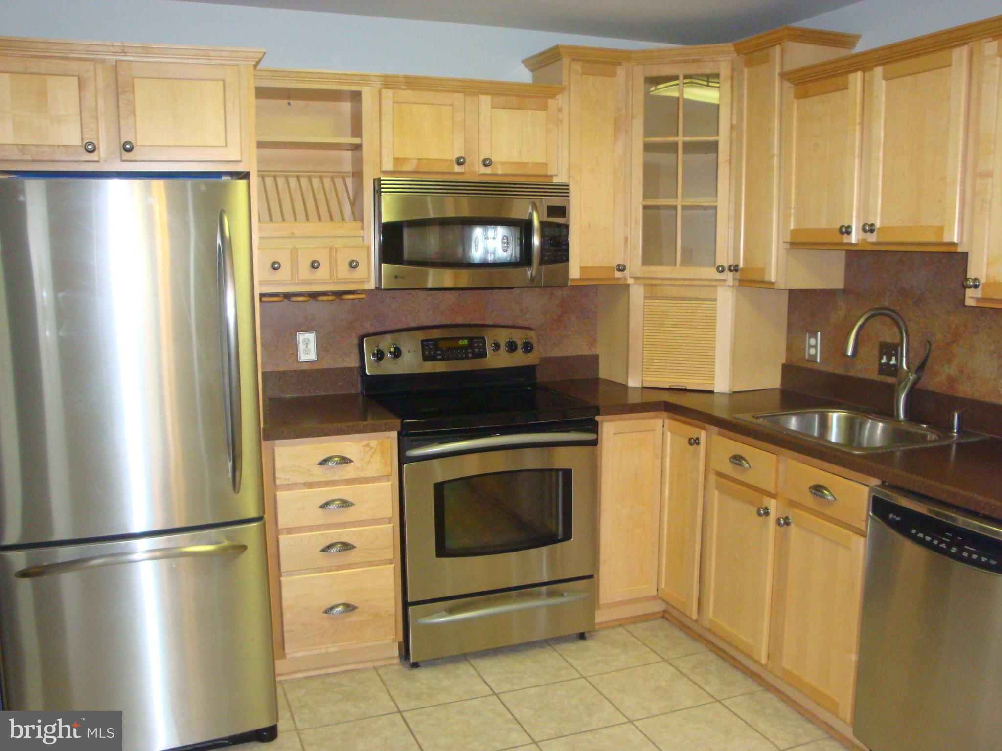 MAKEFIELD GLEN - Residential Lease