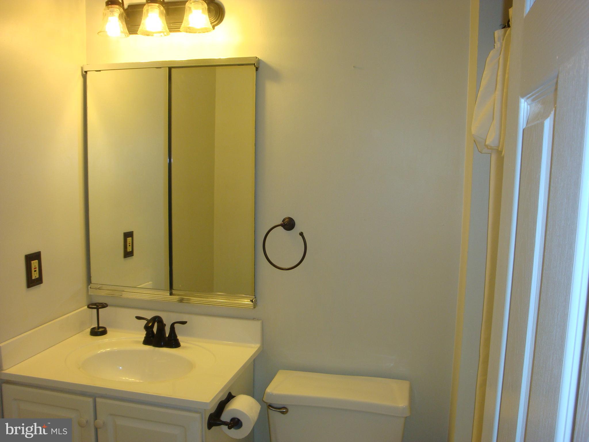 MAKEFIELD GLEN - Residential Lease