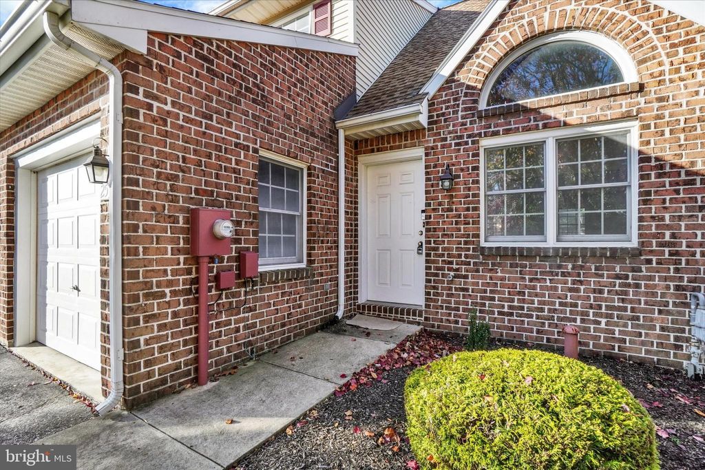 Photo of 25 Jean Lo Way, YORK, PA 17406 (MLS # PAYK2093648)