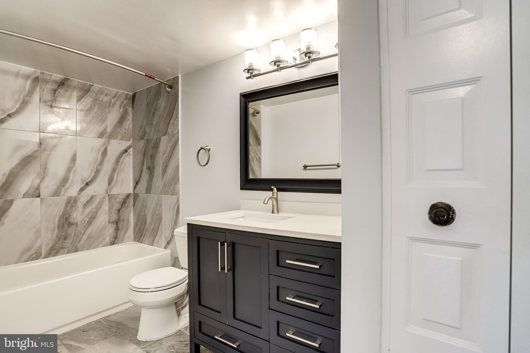 SKYLINE SQUARE CONDO - Residential Lease