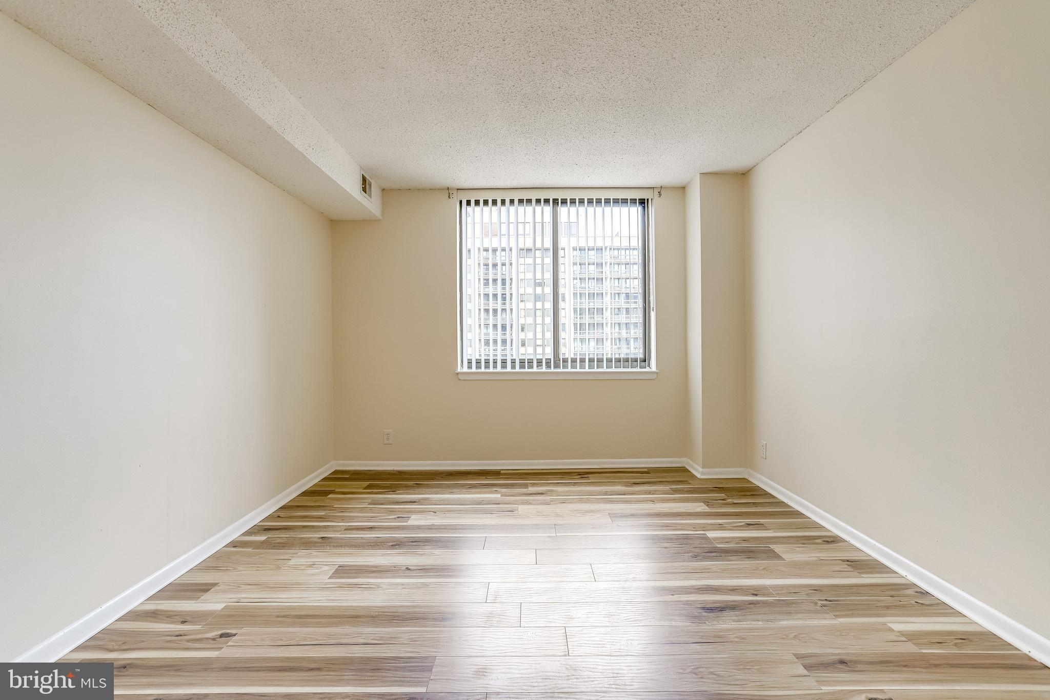 SKYLINE SQUARE CONDO - Residential Lease