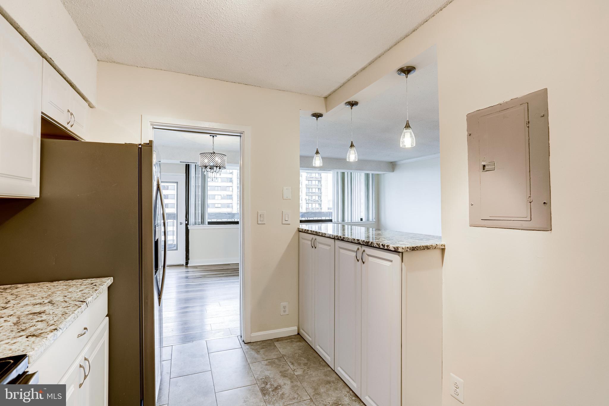 SKYLINE SQUARE CONDO - Residential Lease