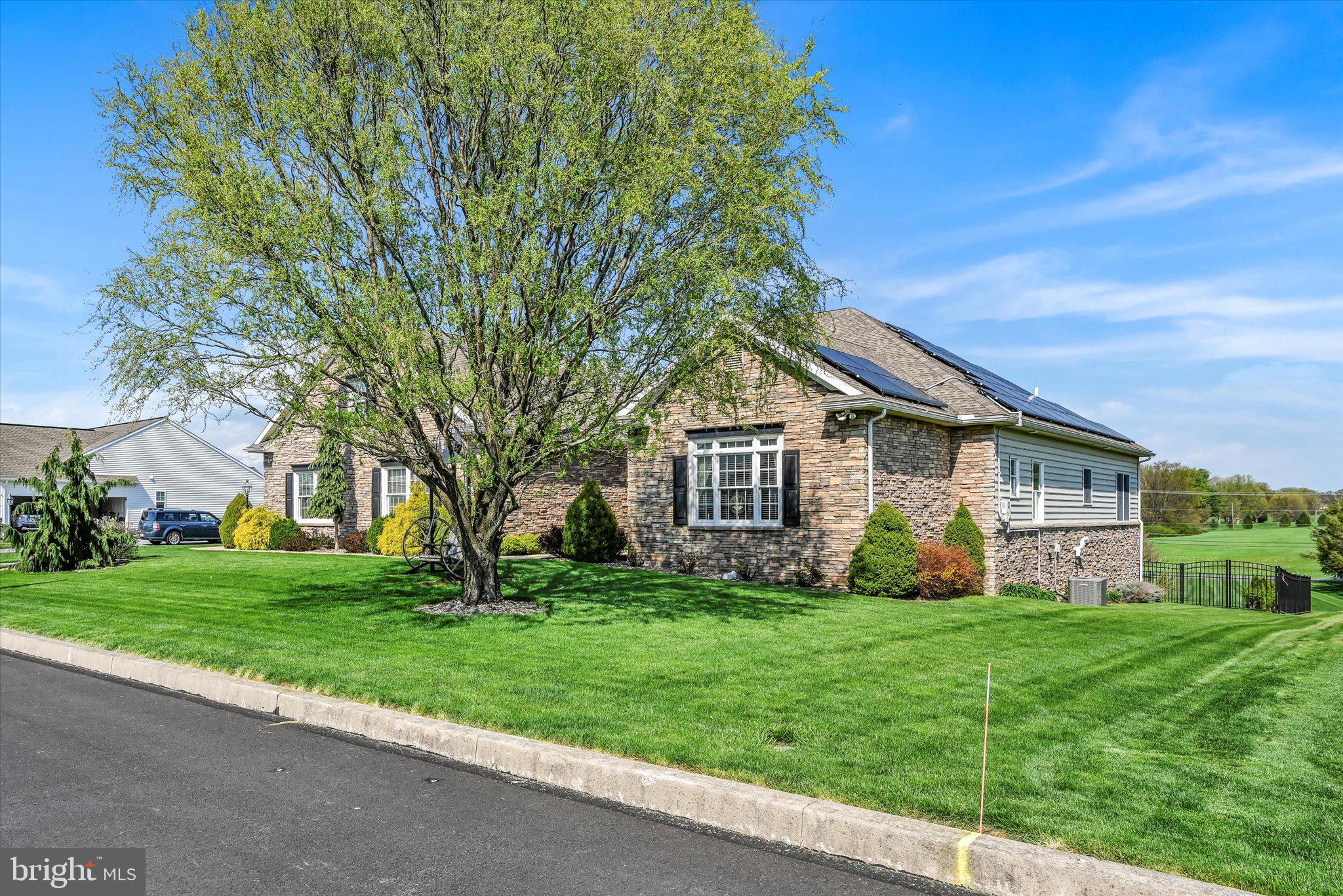 STRATHFORD MEADOWS - Residential