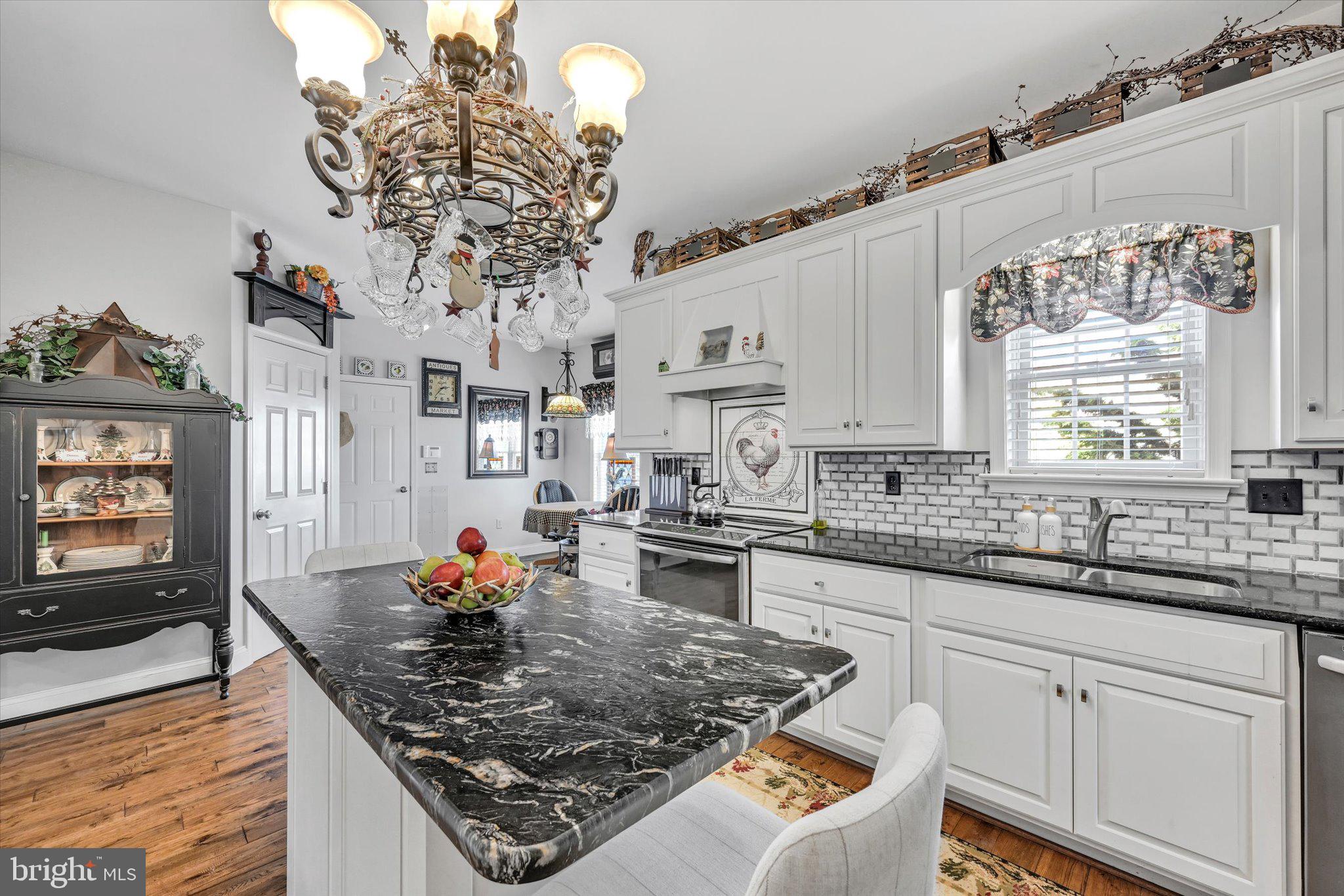 STRATHFORD MEADOWS - Residential