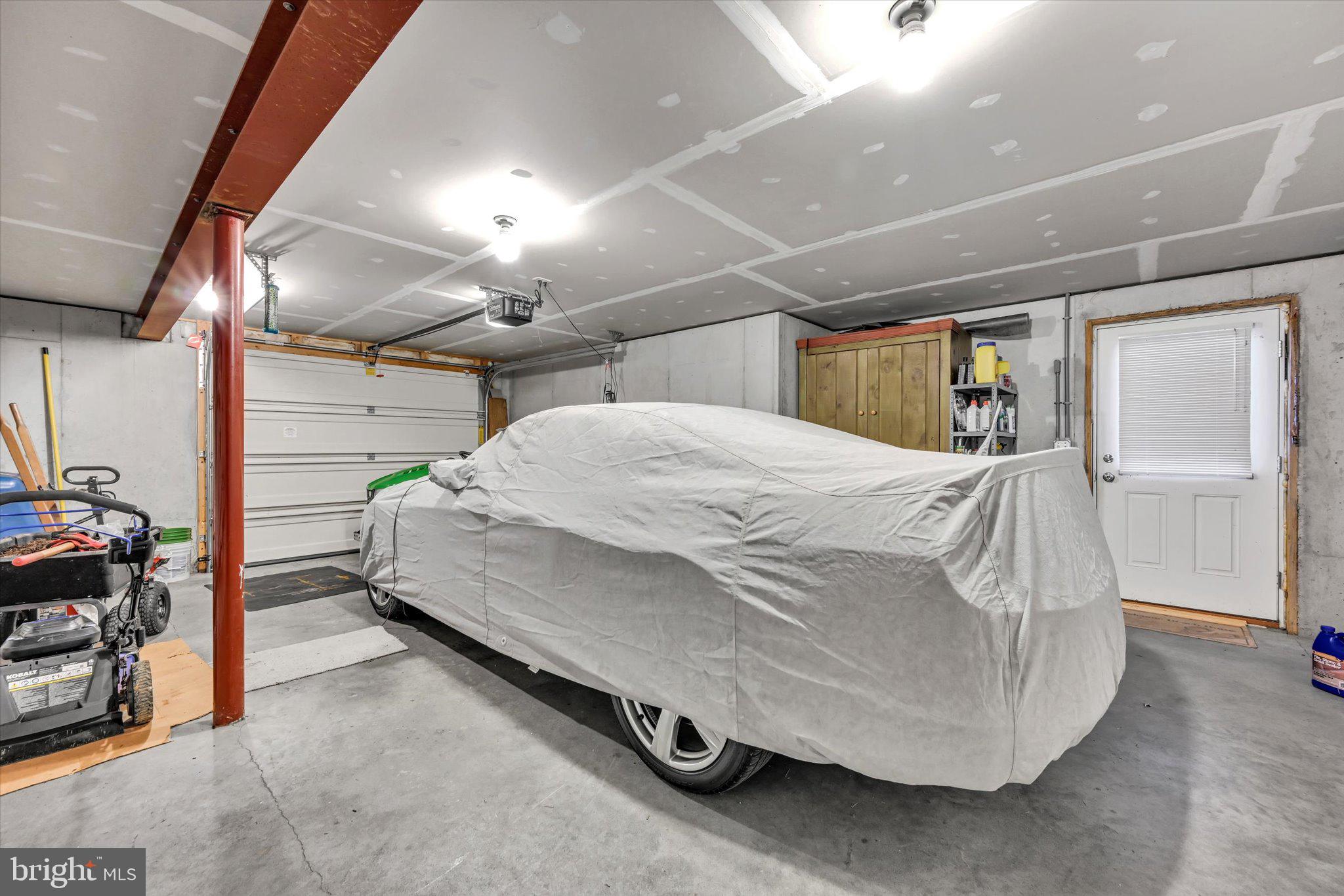 STRATHFORD MEADOWS - Residential