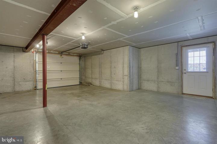 STRATHFORD MEADOWS - Residential