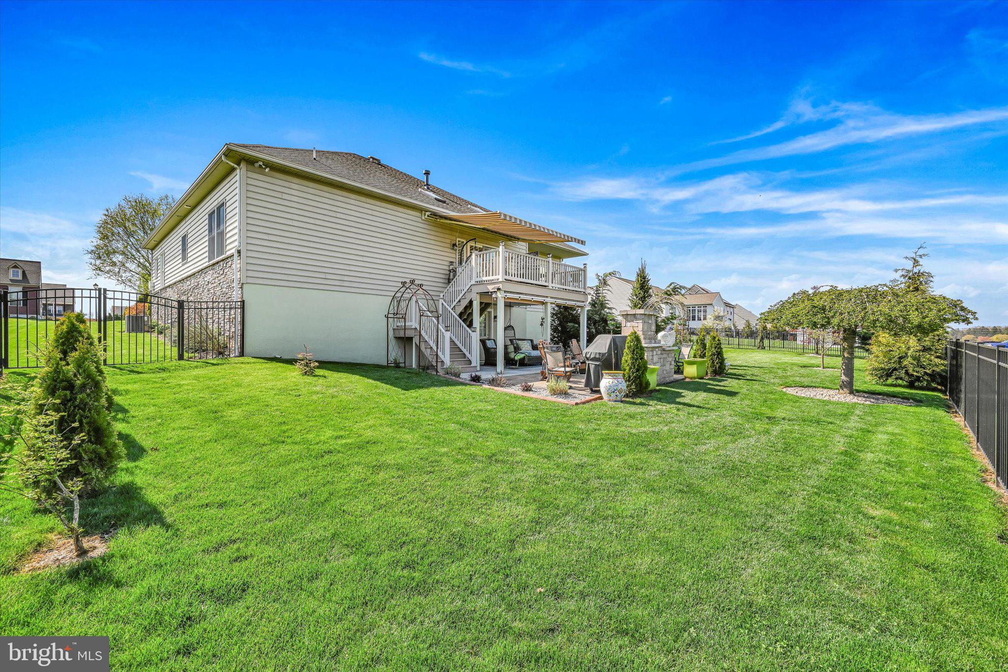 STRATHFORD MEADOWS - Residential