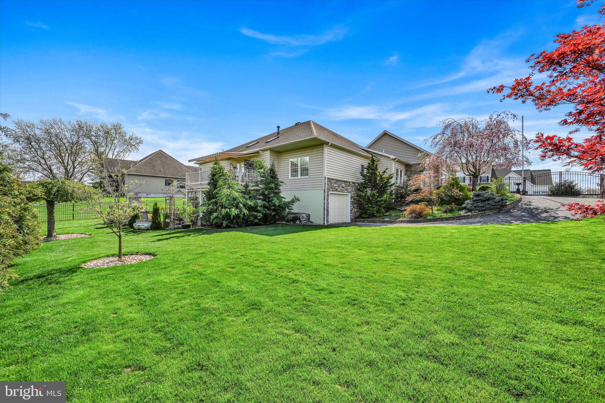 STRATHFORD MEADOWS - Residential