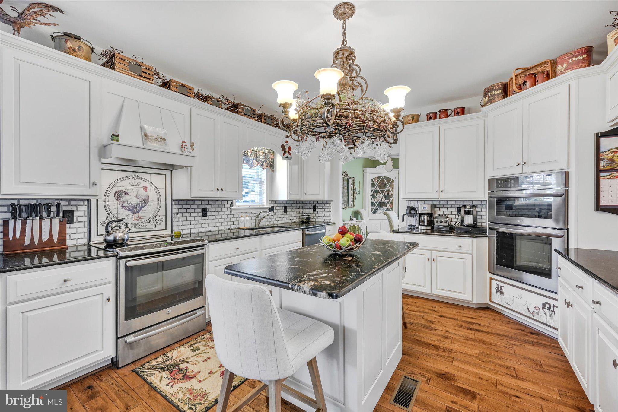 STRATHFORD MEADOWS - Residential