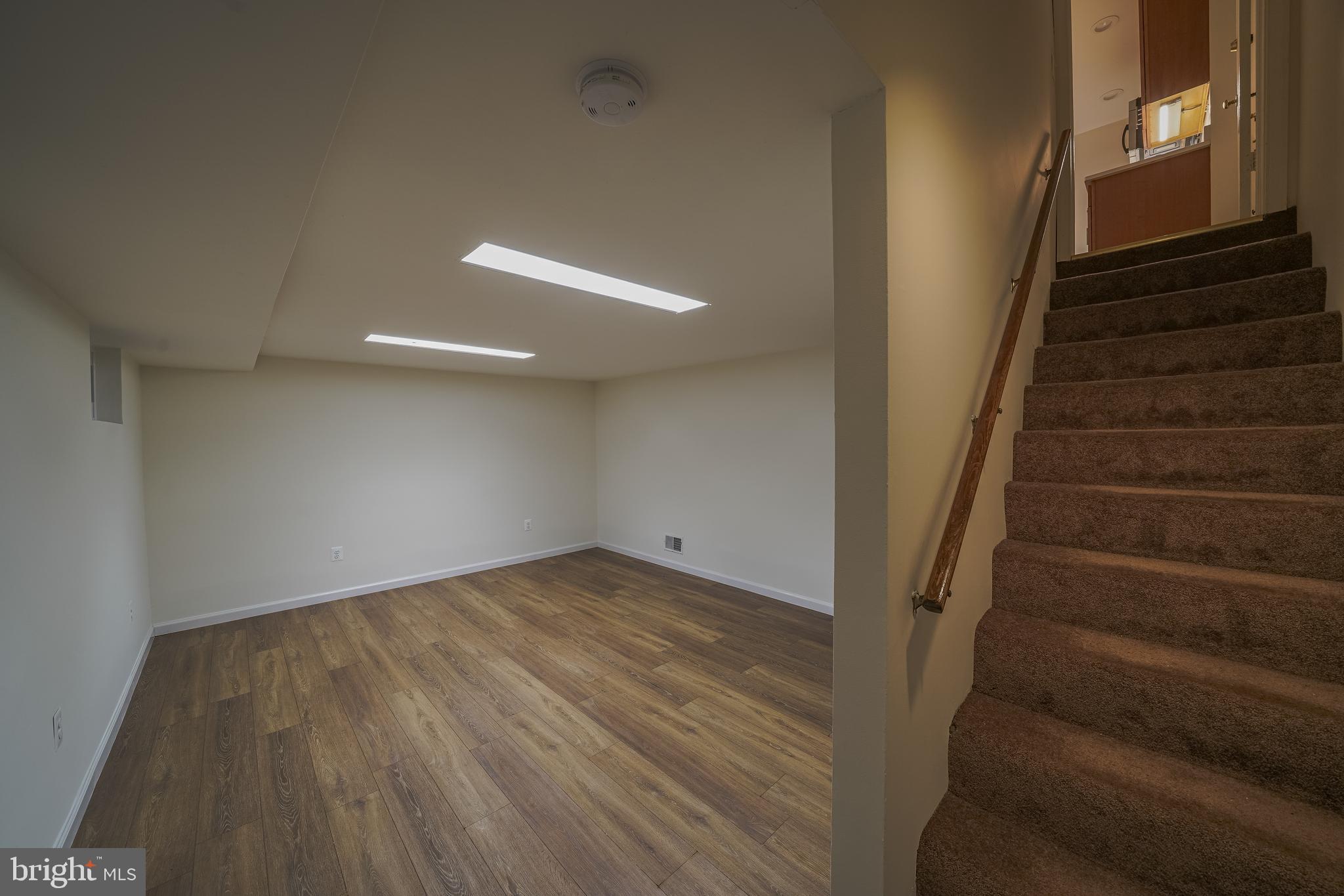 OAKVIEW - Residential Lease