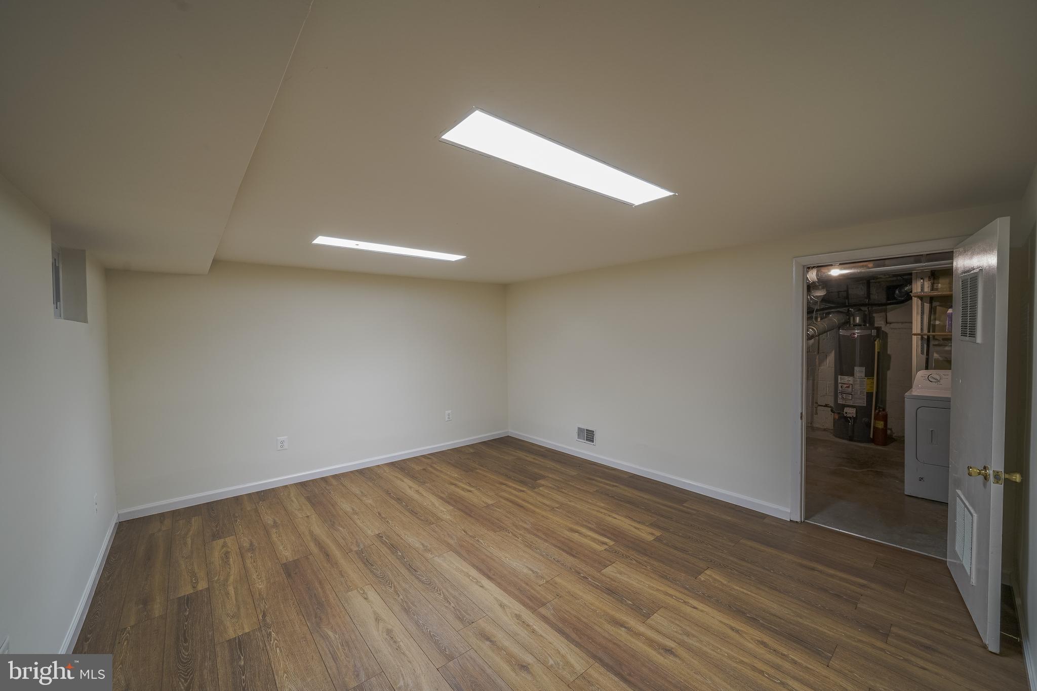 OAKVIEW - Residential Lease