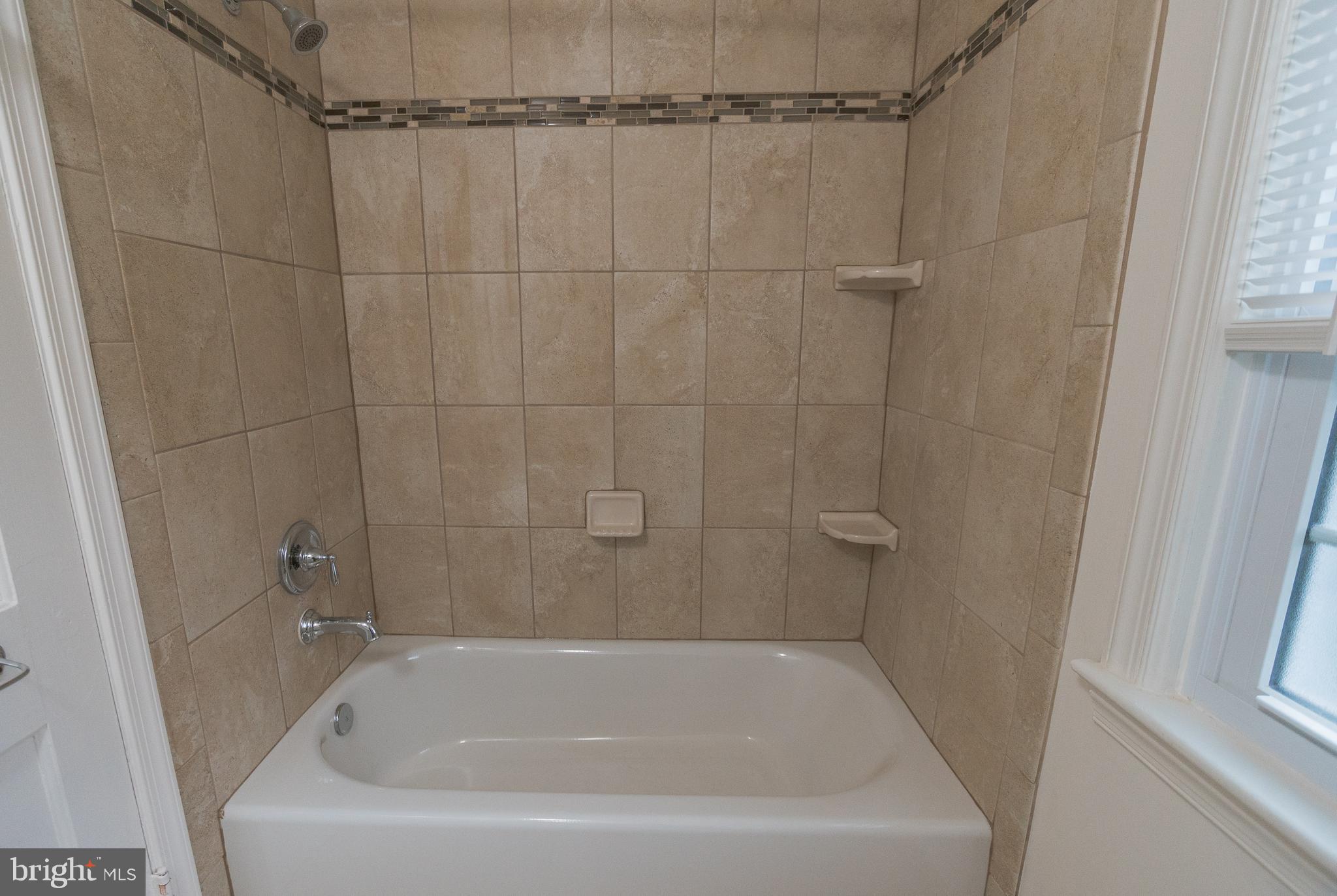 OAKVIEW - Residential Lease