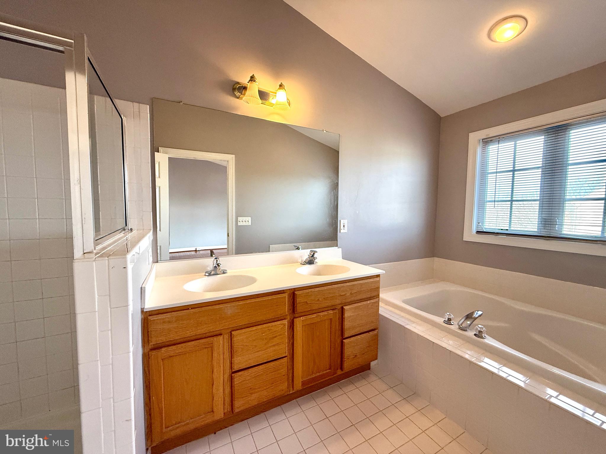 SOUTH RIDING - Residential Lease