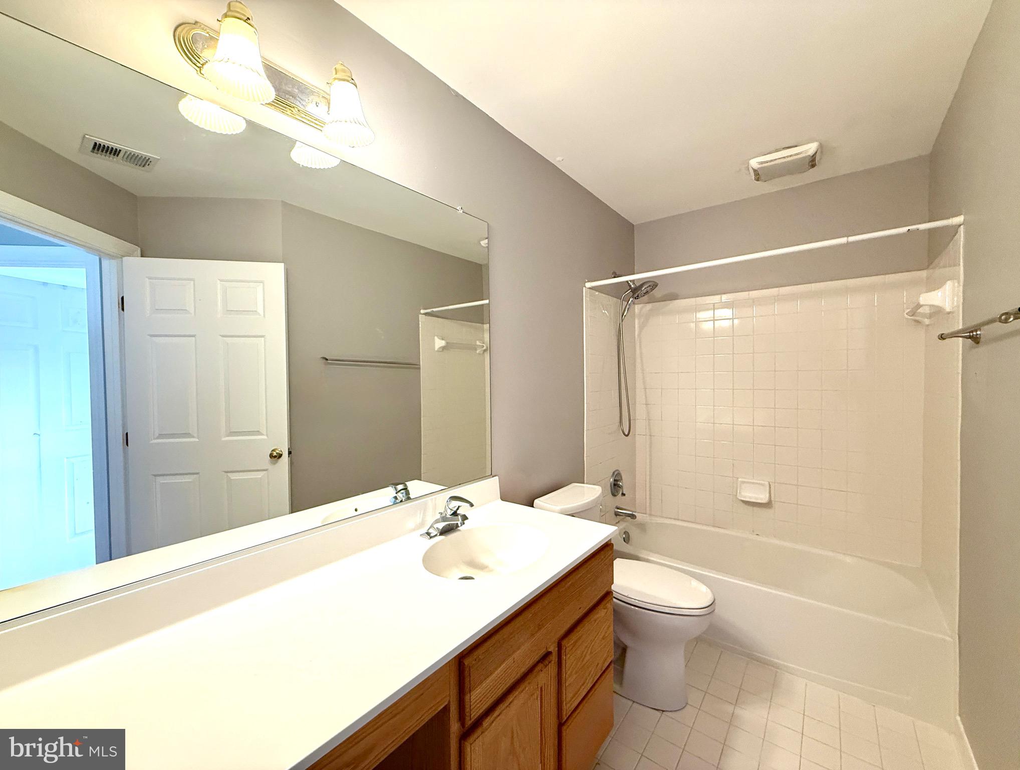 SOUTH RIDING - Residential Lease