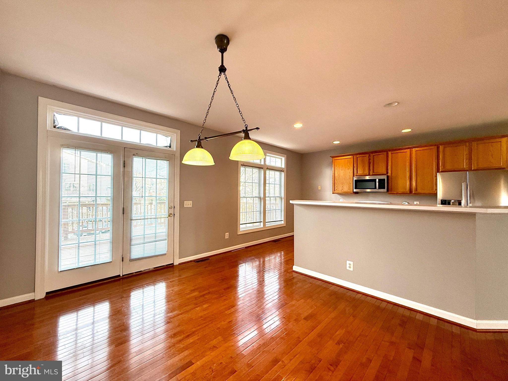 SOUTH RIDING - Residential Lease