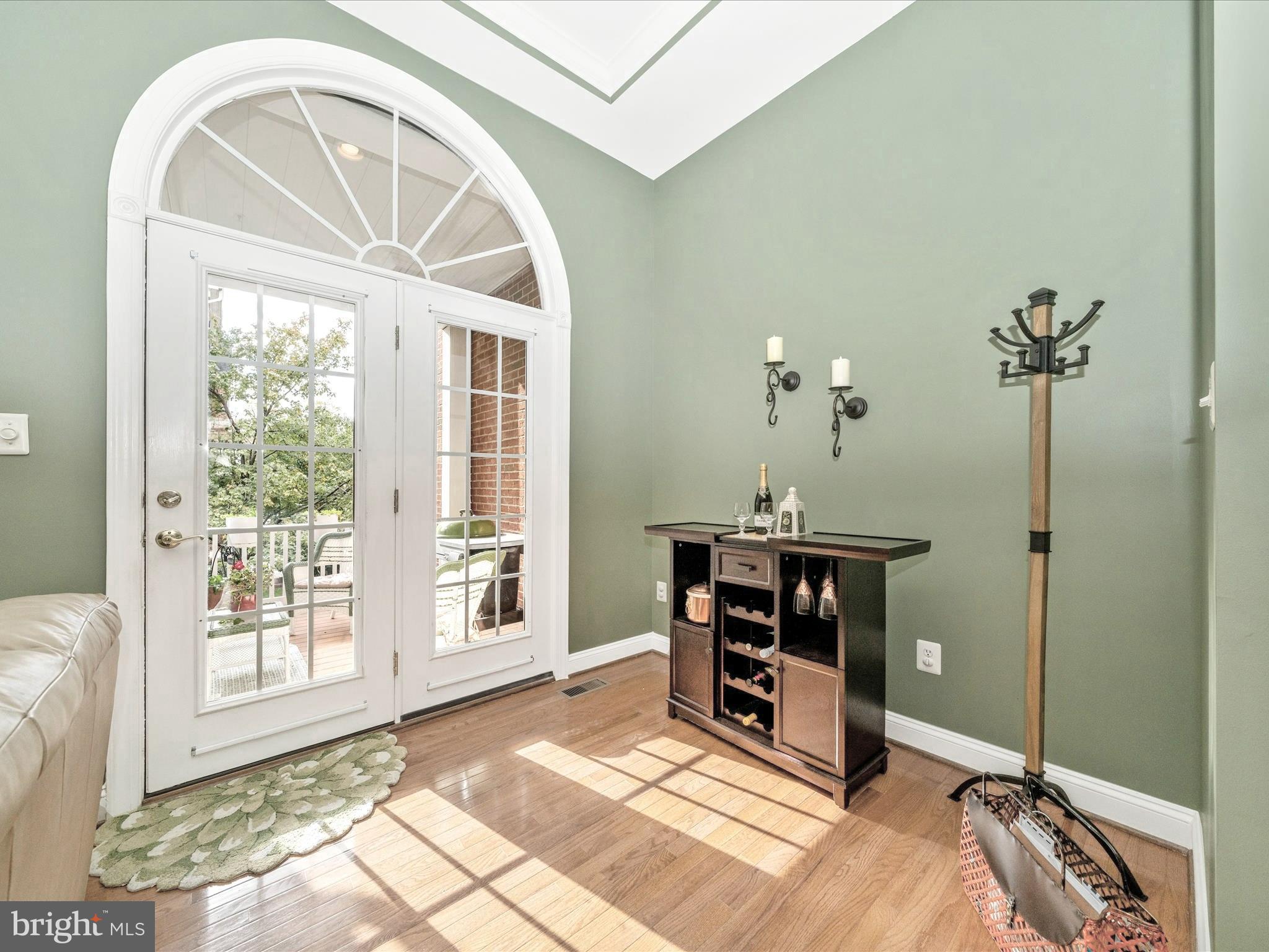 THE VINEYARDS OF ANNAPOLIS - Residential