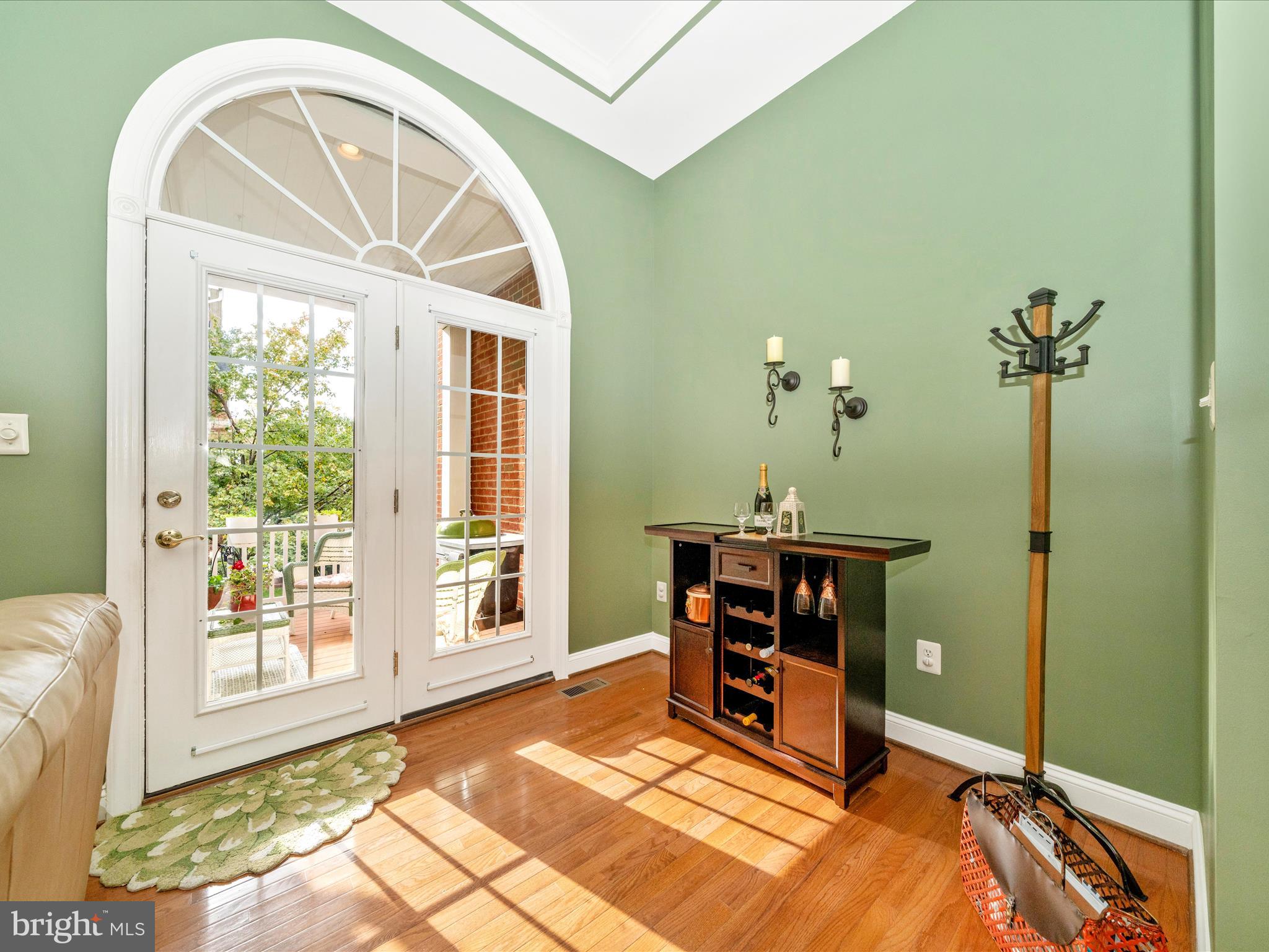 THE VINEYARDS OF ANNAPOLIS - Residential