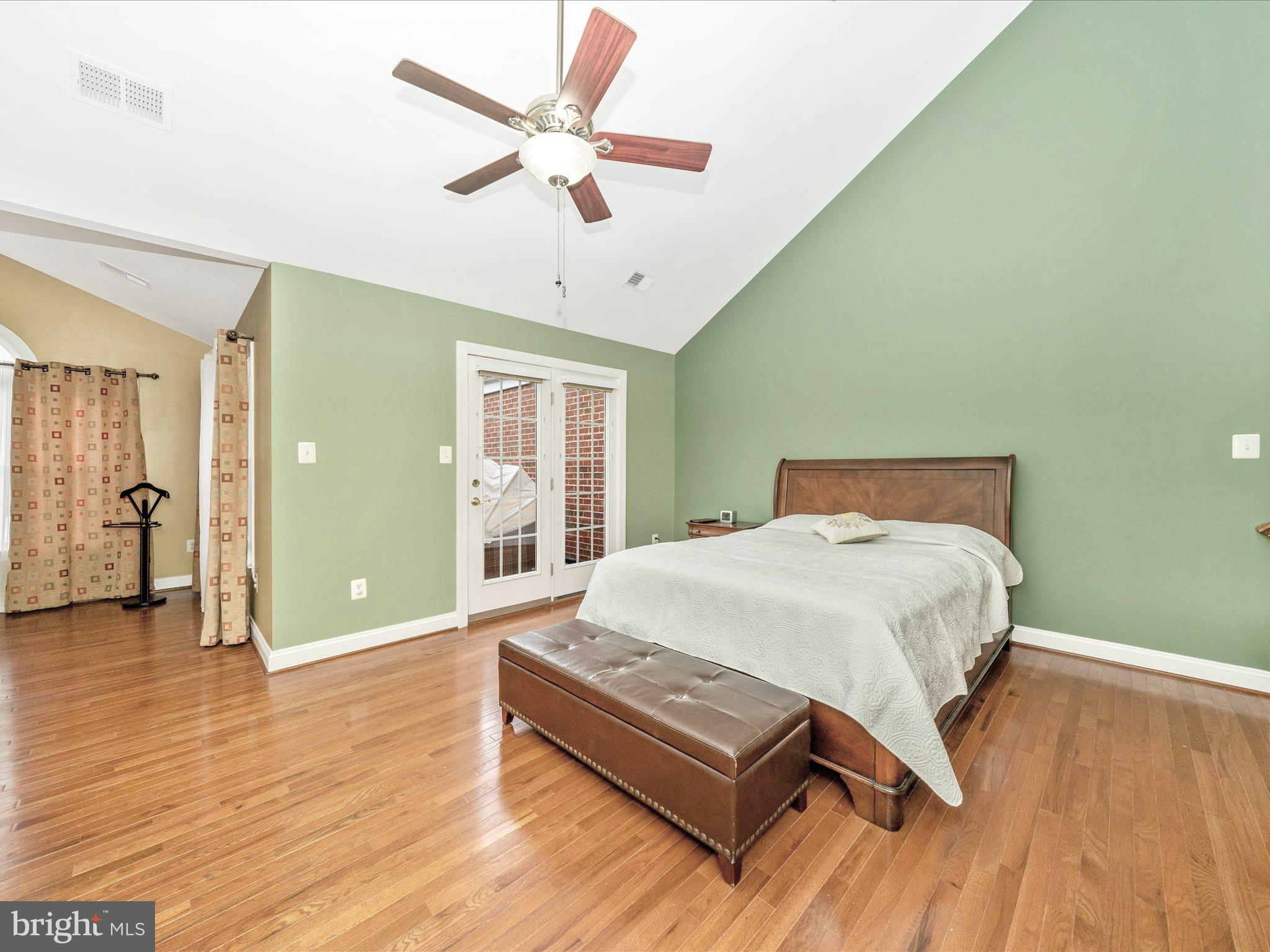 THE VINEYARDS OF ANNAPOLIS - Residential