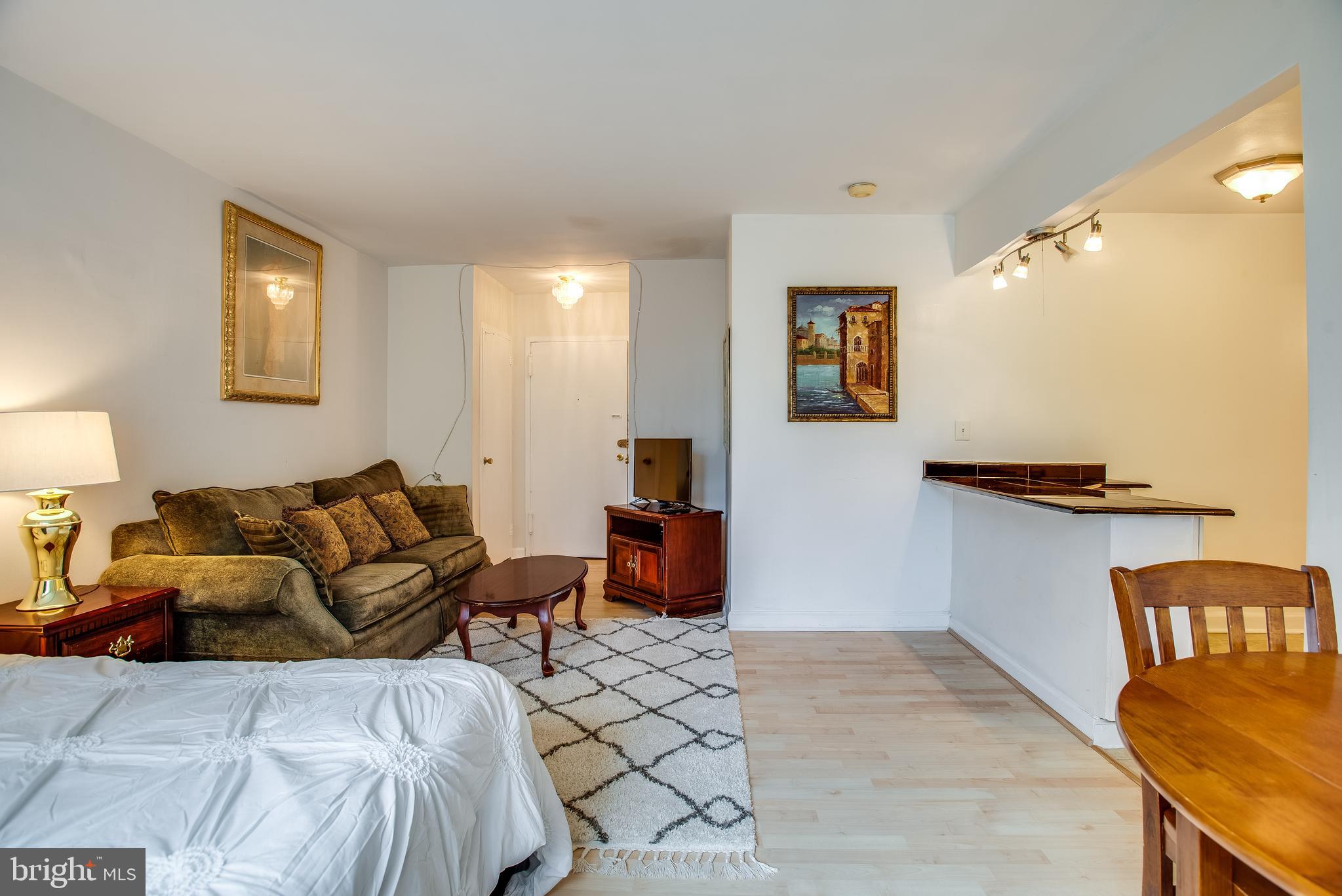 RIVER PLACE EAST - Residential Lease