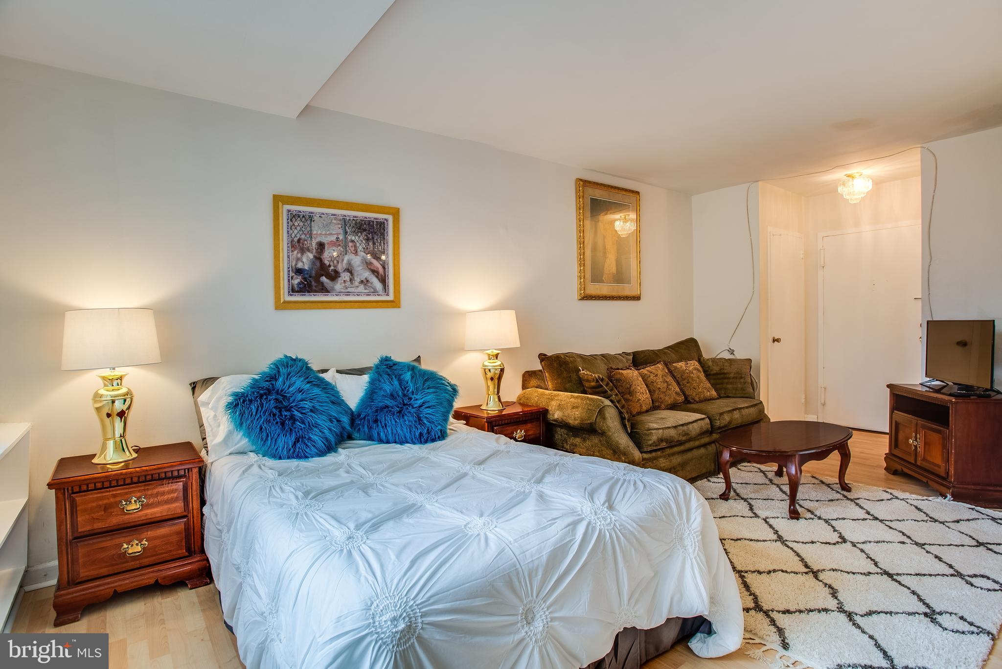 RIVER PLACE EAST - Residential Lease