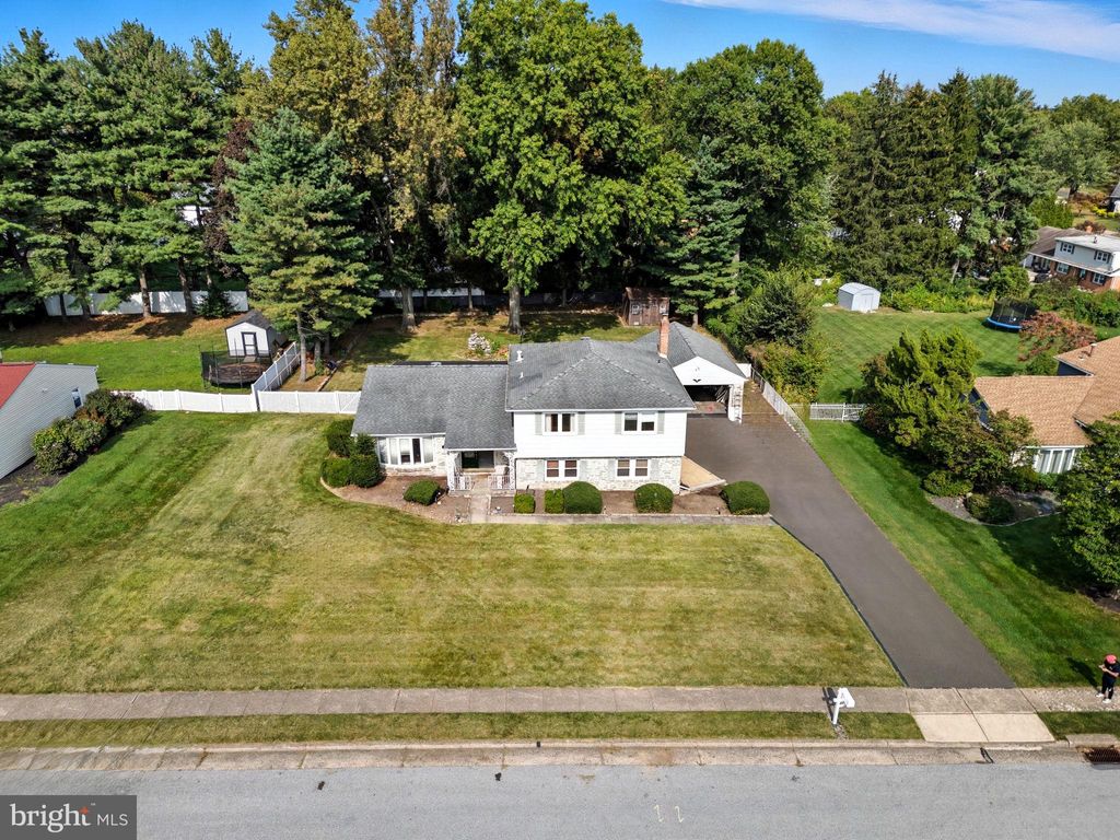 Photo of 985 Milkweed Lane, HUNTINGDON VALLEY, PA 19006 (MLS # PAMC2155630)