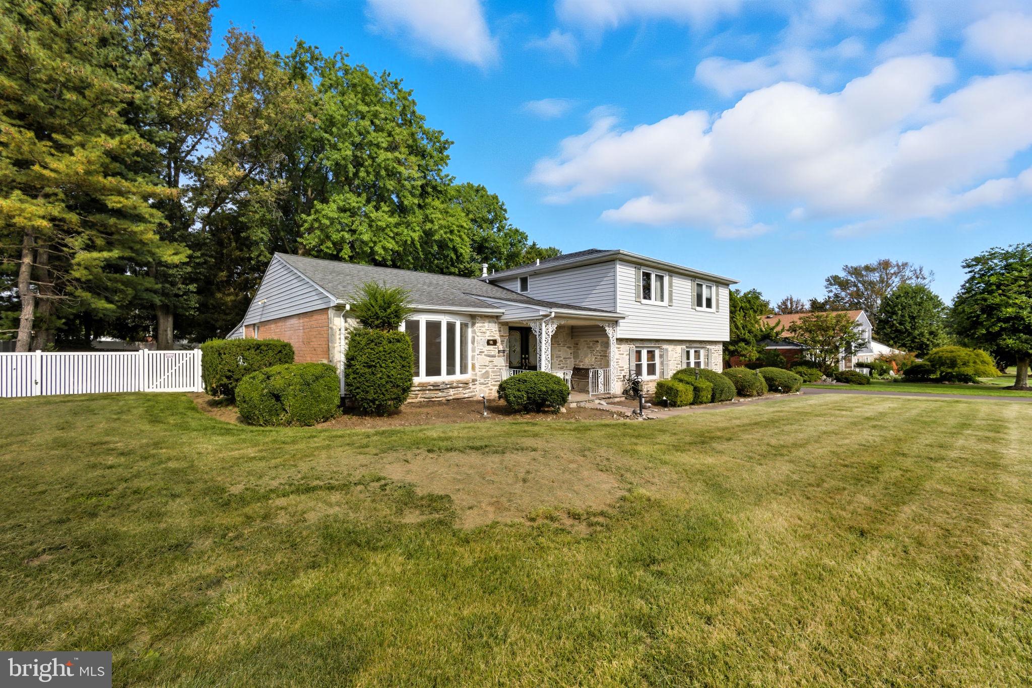 985 MILKWEED LANE