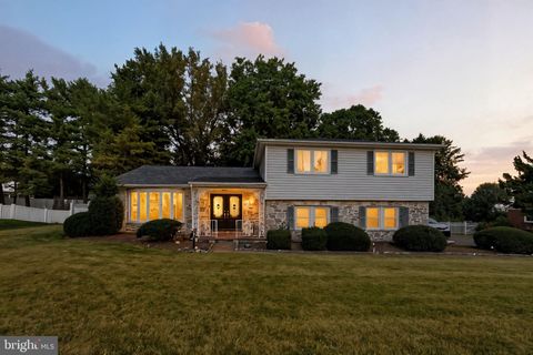 985 MILKWEED LANE HUNTINGDON VALLEY PA 19006