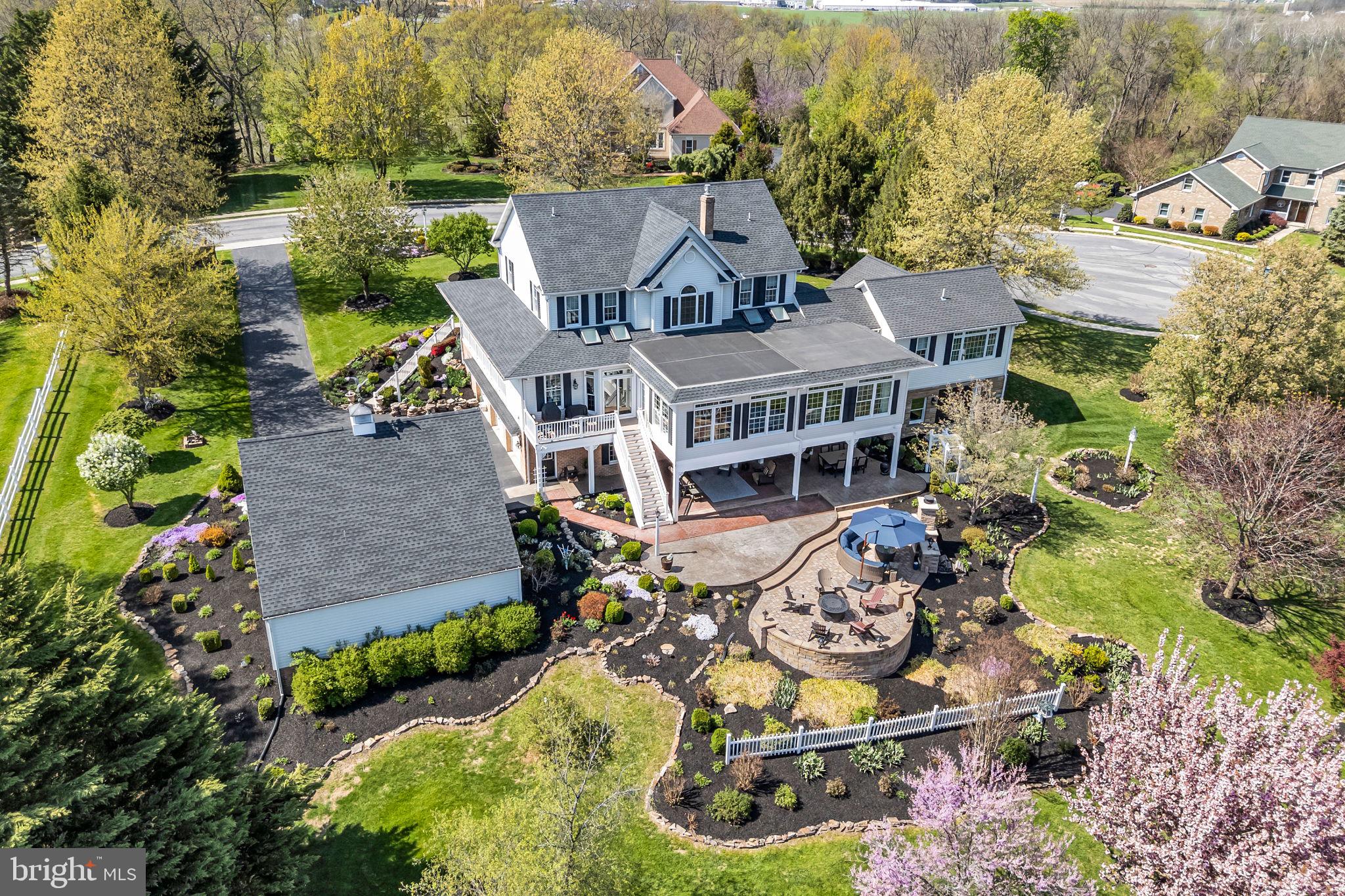 COUNTRY MANOR ESTATES - Residential